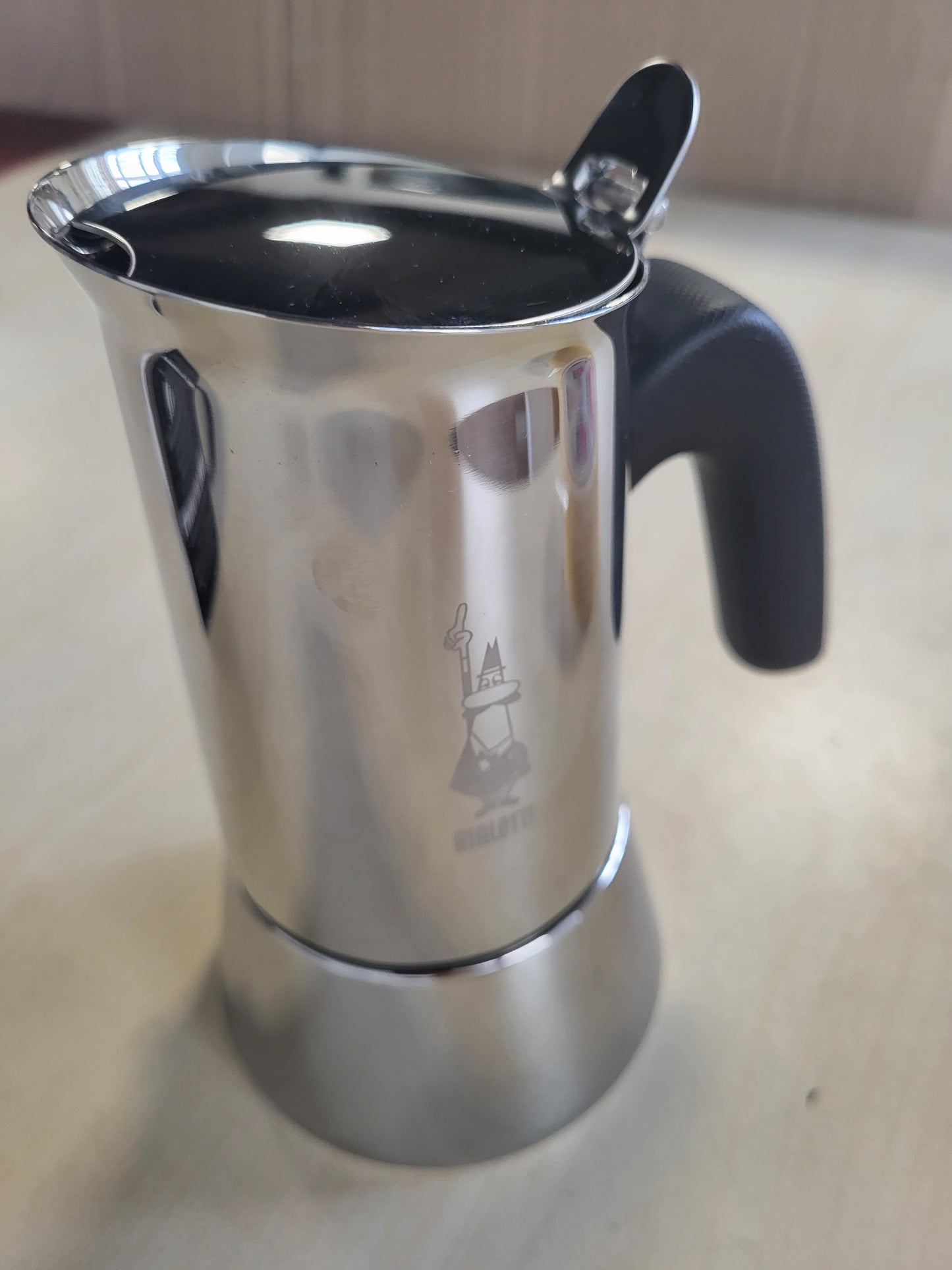 195993 - BIALETTI - Makinë për Espresso Venus Induction, Prej Çeliku Inox, E Përshtatshme për Të Gjitha Pjatat, Kapacitet 4 Filxhanë Kafeje (170 ml), Ngjyra Argjendi