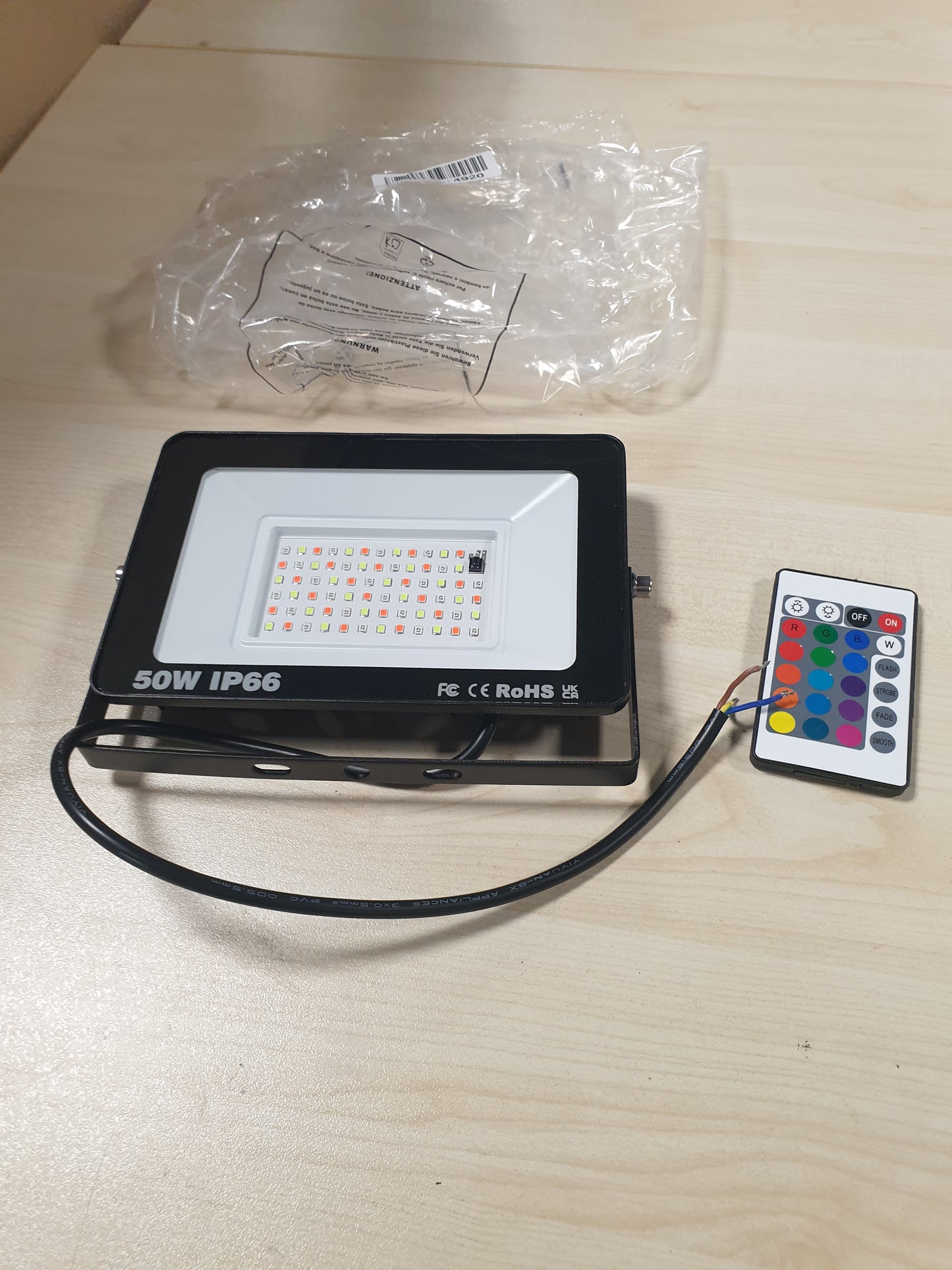 223846 - DRITË RIGIDON RGB 50W 5000LM LED RGB me telekomandë, 16 ngjyra, 4 mënyra, IP66, i papërshkueshëm nga uji
