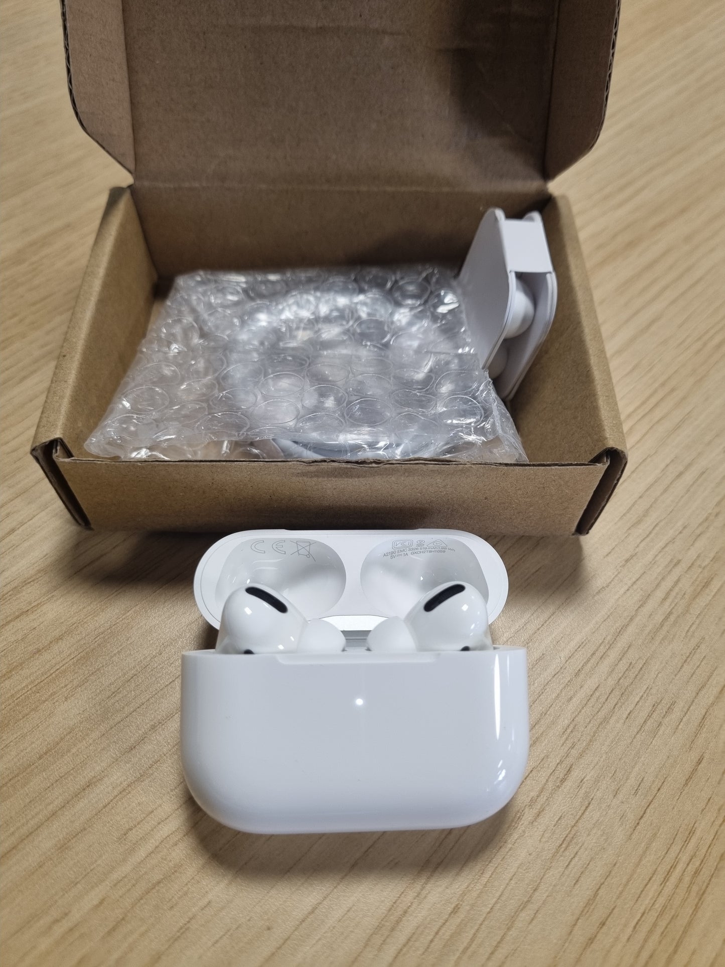 266046 - APPLE AirPods Pro (Gjenerata 1)
