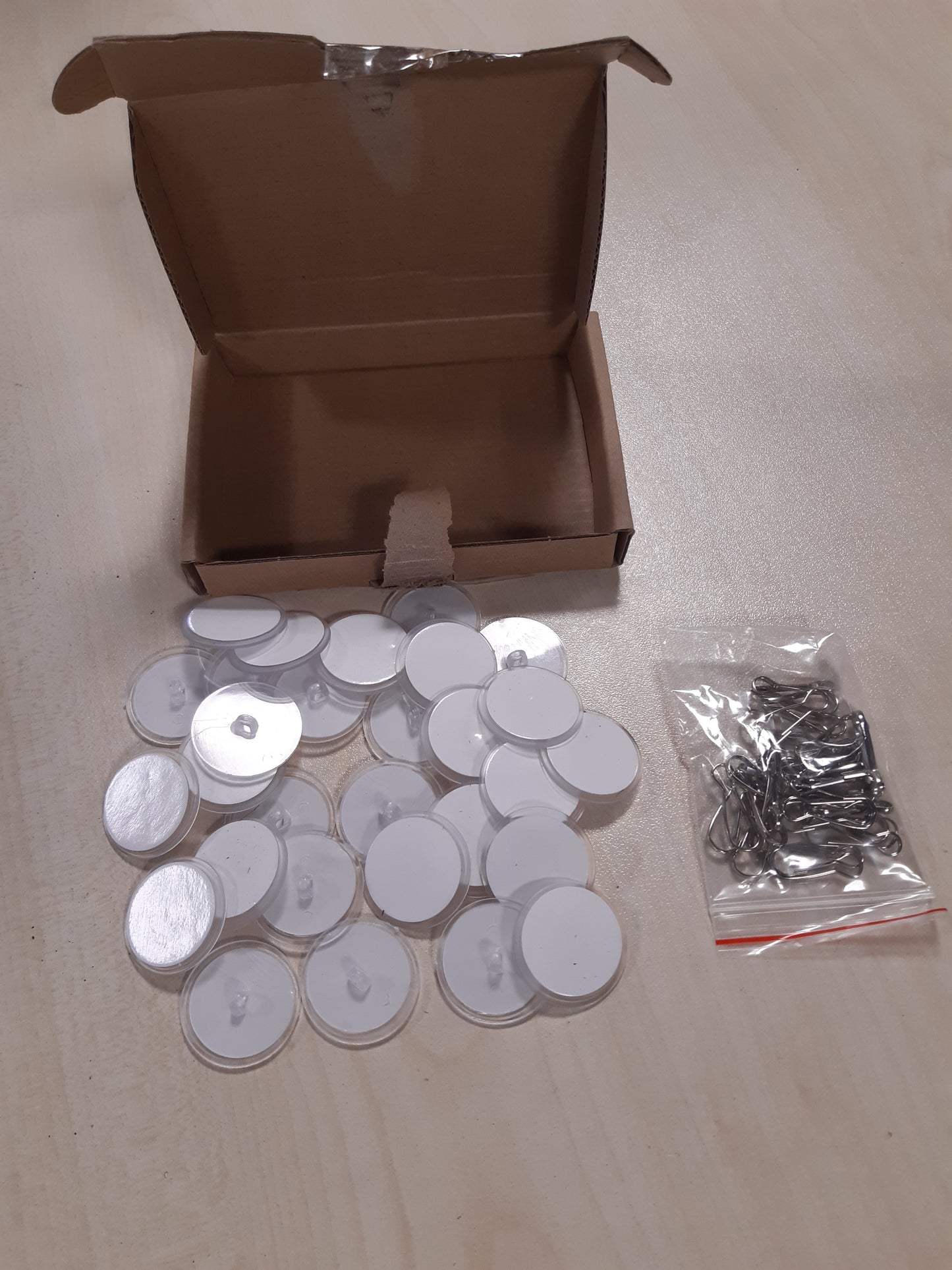 164019 - VBNZBK - Set 30 Grepa Vetëngjitëse Transparente për Tavan, pa Shpim, me Kapëse për Shtylla Flamuri, Përdorim i Gjerë në Dhomë Gjumi, Banjo, Kuzhinë dhe Competim Karnevalor