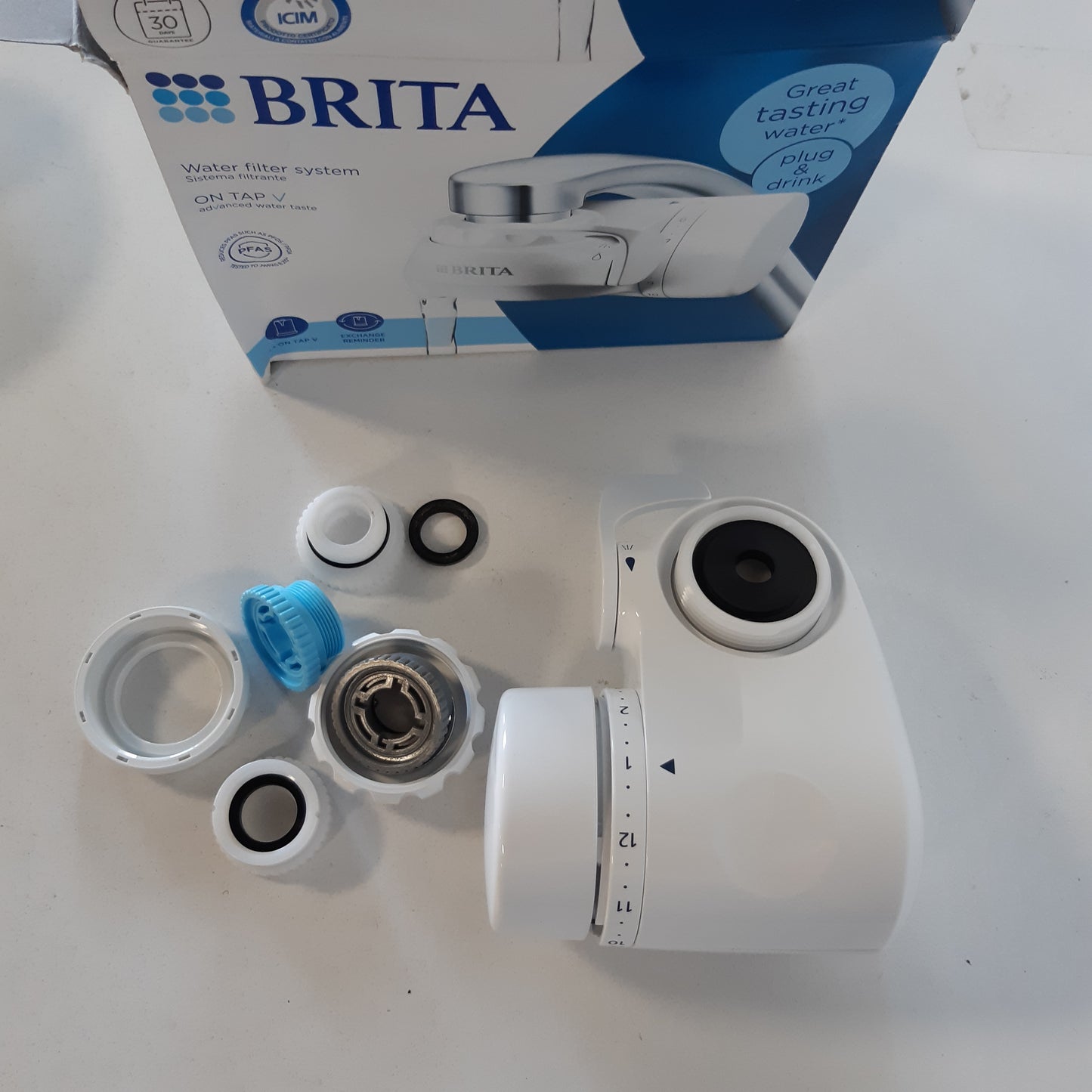 213669 - BRITA Sistemi i filtrimit të rubinetit ON TAP V (përfshin 1 filtër uji)