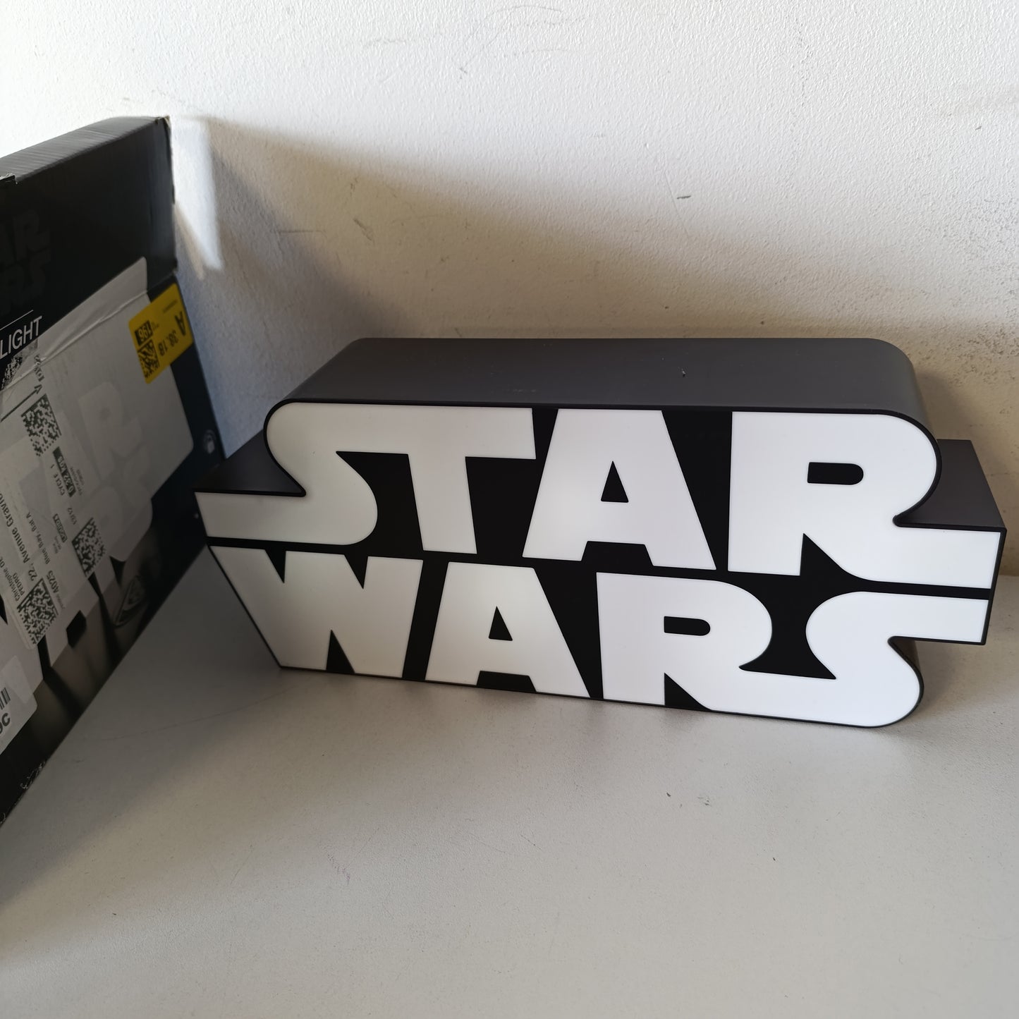 210088 - STAR WARS Llambë Tavoline Zyrtare me Logo, Dhurata për Djem dhe Burra, Aksesorë Dhomë Gjumi, Ngjyrë Bardhë e Zi
