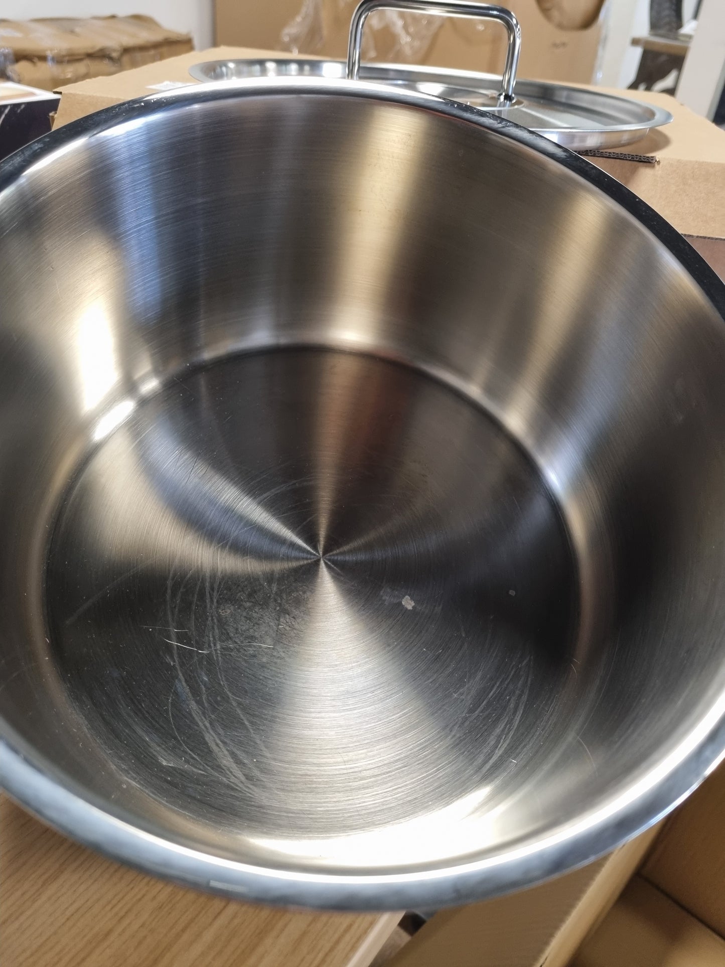 221045 - FISSLER Tigan Original-Profi Collection, Çelik Inox, Ø 24 cm, 6.3L, me kapak metalik, shkallë matëse të brendshme, Induksion