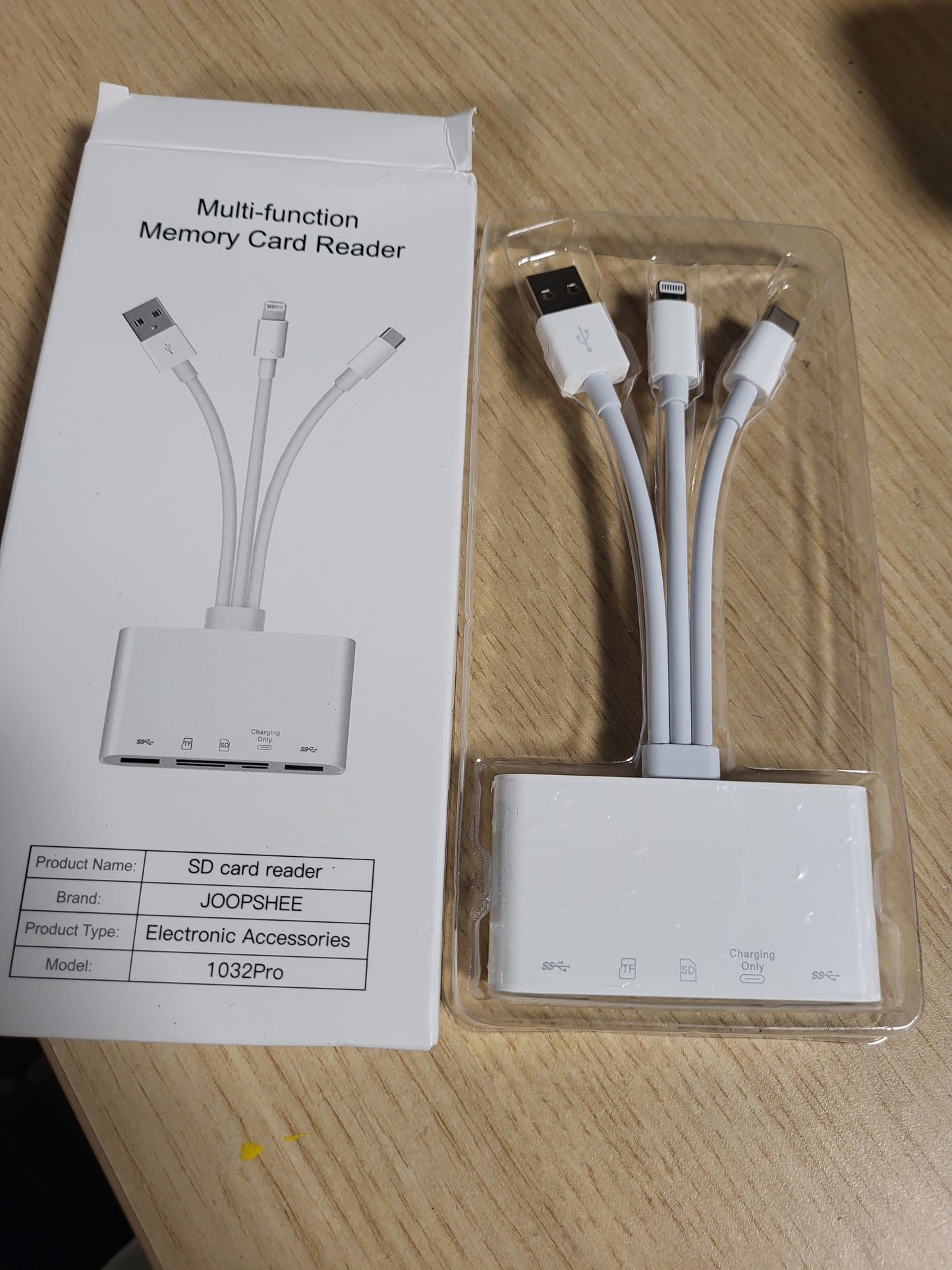267274 - Lexues Kartash Memorieje 5-në-1, Adaptor USB OTG, Lexues SD për iPhone/iPad, USB-C dhe USB-A, Mbështet SD/Micro SD/SDHC/SDXC/MMC
