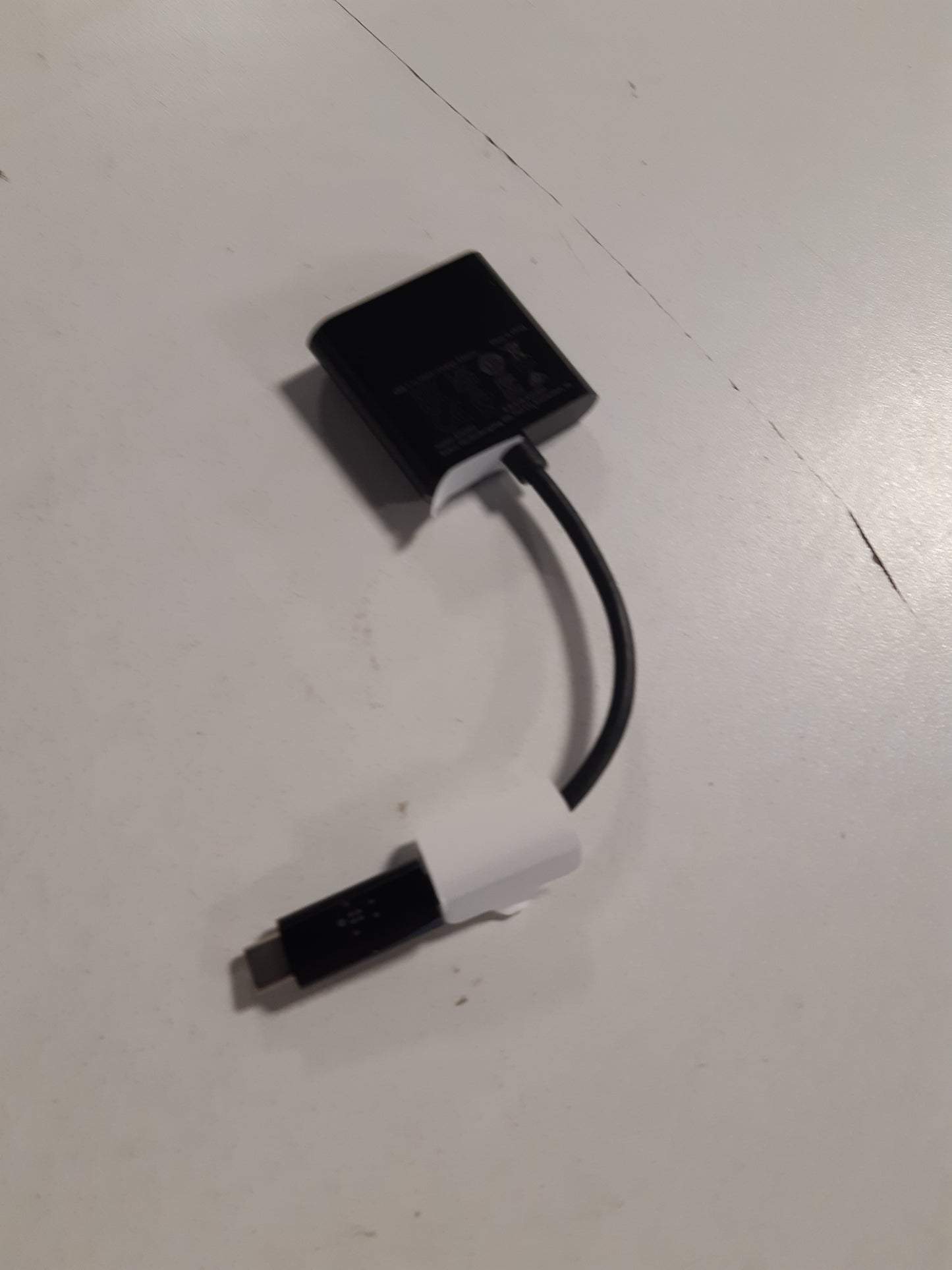 266429 - Belkin Përshtatës USB-C në HDMI + Karikim, mbështet video 4K UHD, kalim energjie deri në 60W për pajisjet e lidhura