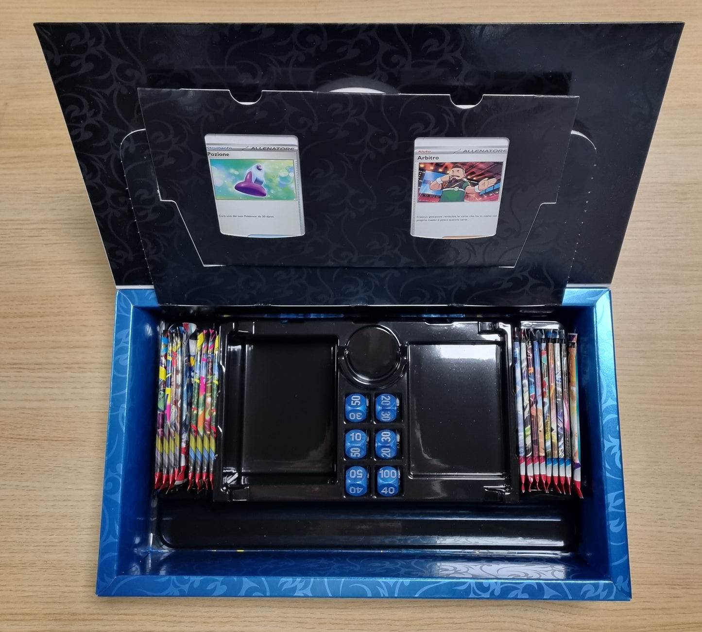 150999 - Pokémon TCG: Mega Charizard X ex Ultra-Premium Collection