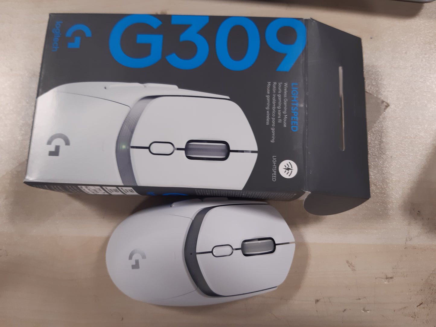 266120 - LOGITECH G309 LIGHTSPEED - maus lojërash pa tel, i lehtë, çelës hibrid LIGHTFORCE, sensor Hero 25K, 300+ orë jetëgjatësi baterie AA, 6 butona programueshëm, PC dhe Mac - I BARDHË