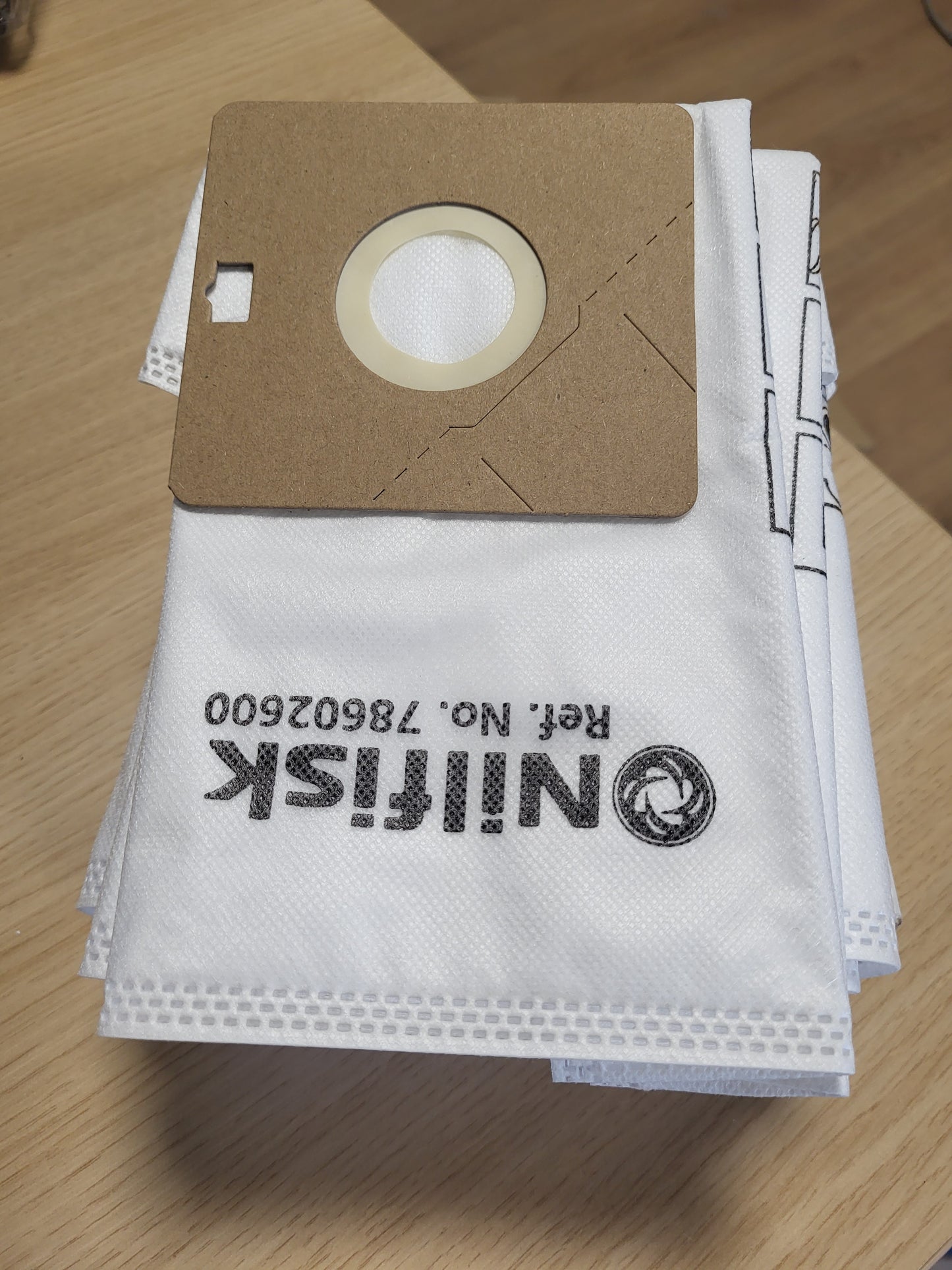 257488 - NILFISK 5 Qese për Fshesë me Korrent One + Parafiltër - Pjesë Zëvendësuese Origjinale - (78602600)