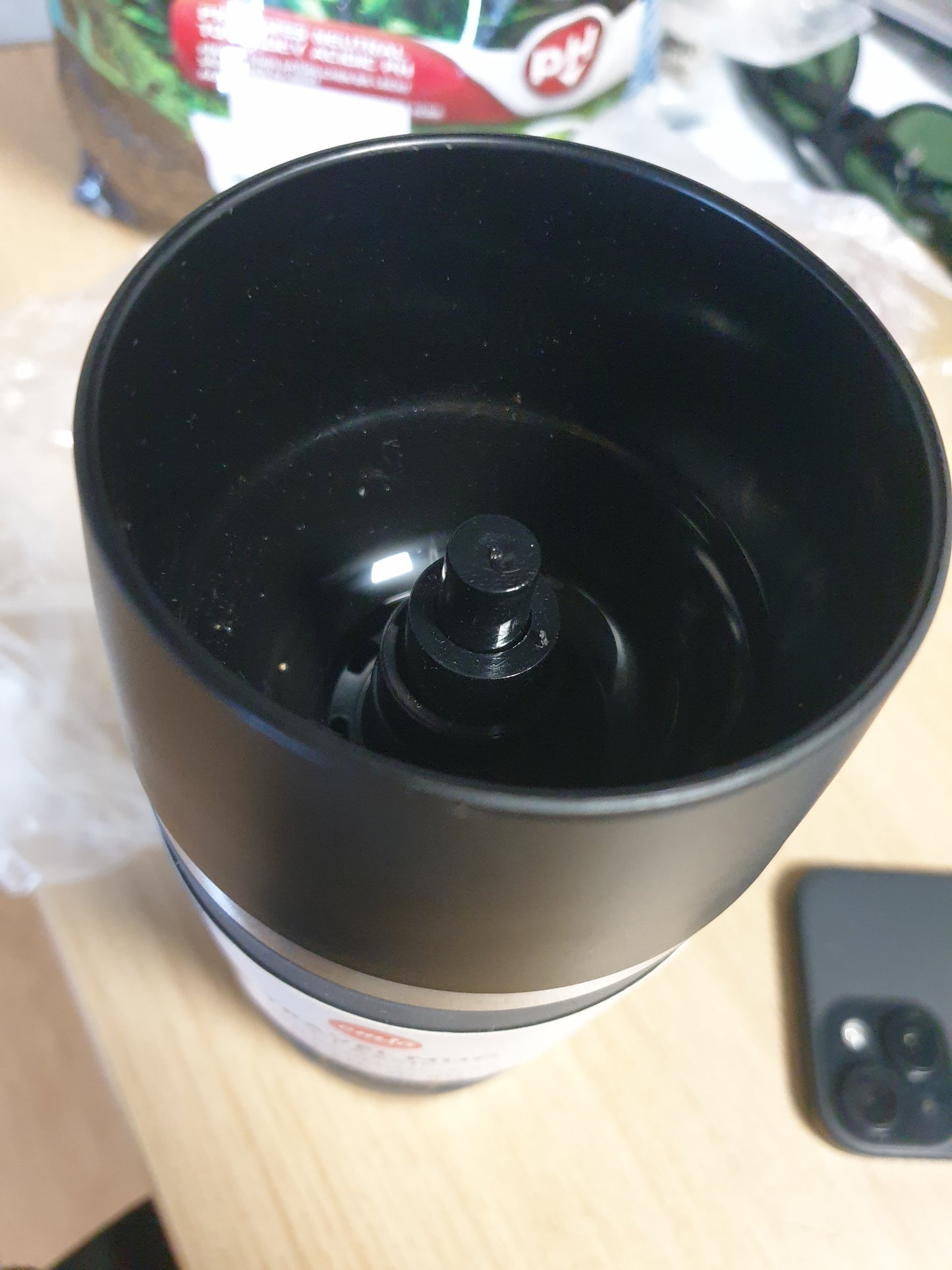 141894 - Emsa Travel Mug Classic – Filxhan termos për udhëtim, prej çeliku inox, ngjyrë gri “pepper”, 360 ml.