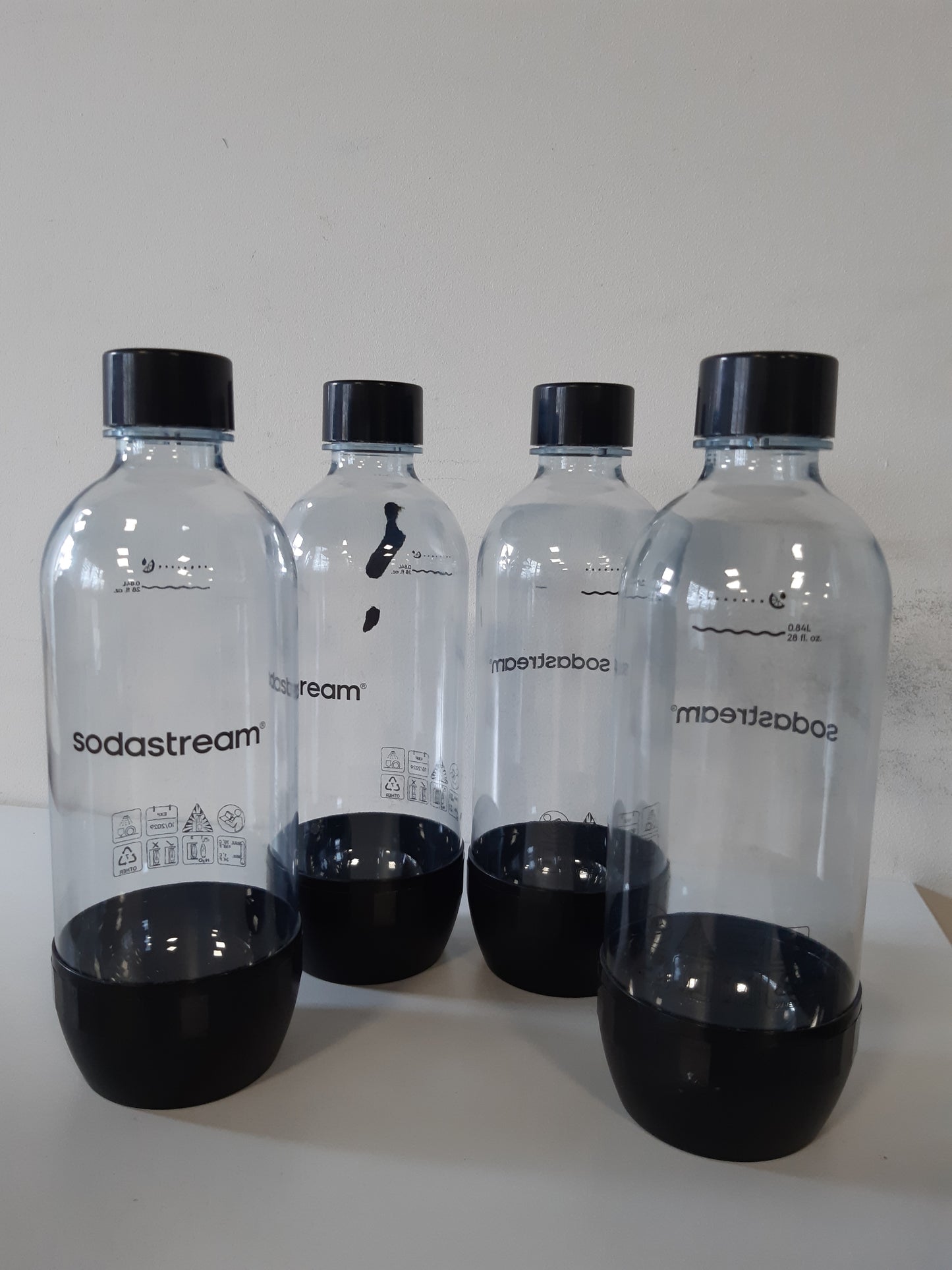 233432 - SODASTREAM Classic – 4 shishe uji të ripërdorshme, 1 L, të pajtueshme me Gaia, Spirit, Terra, E-Terra, Art, Enso, Power, Cool, Easy, One Touch, Genesis