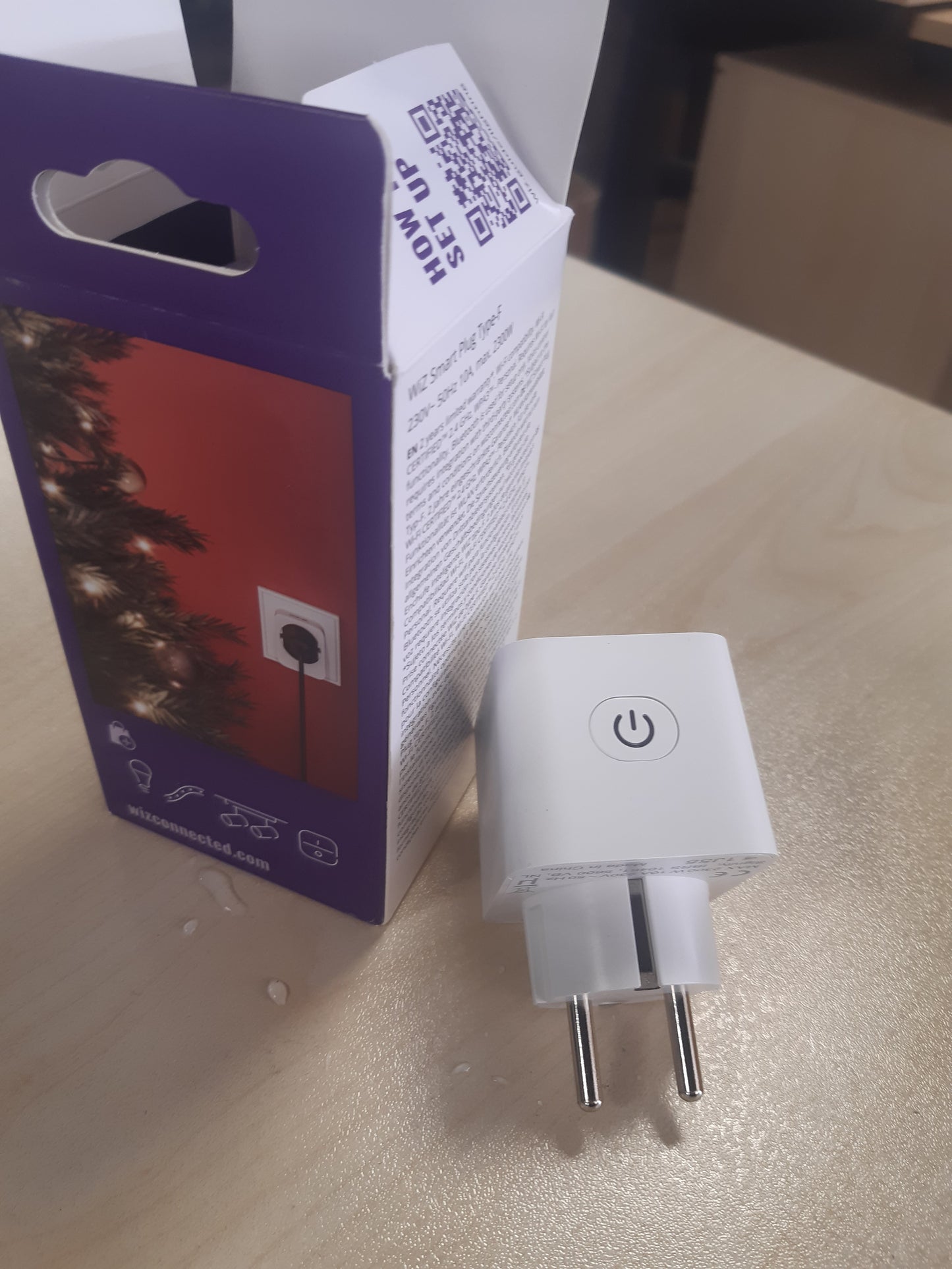 197828 - Prizë Inteligjente WIZ, Tipi F, 230V, Komanda Zanore, Pako 1 Copë, pa Matës Energjie, Montim i Thjeshtë, Kontroll Inteligjent