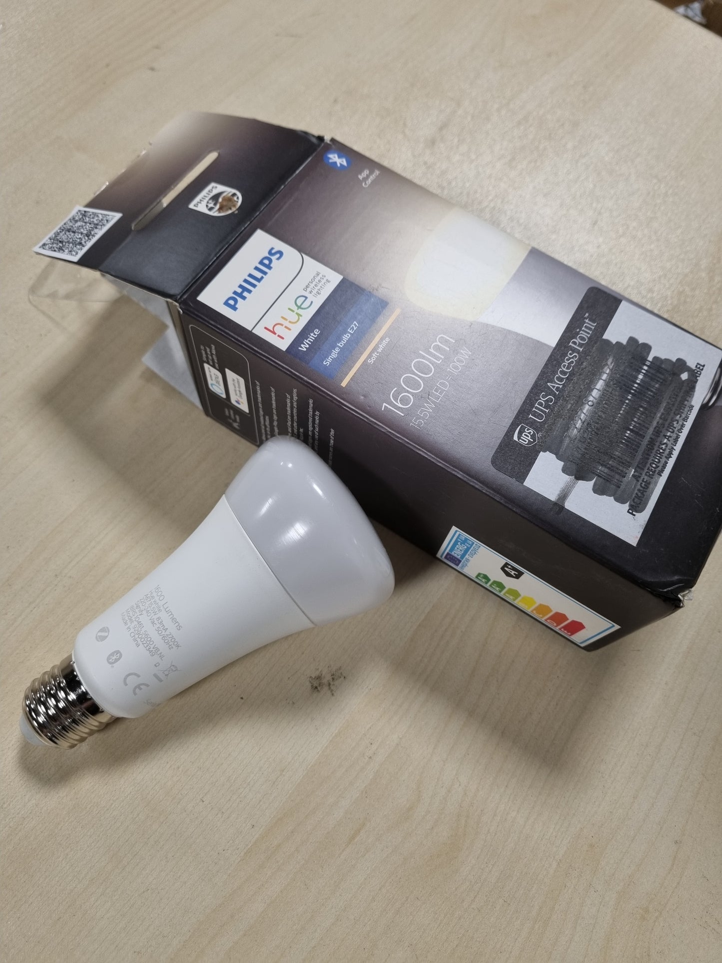 261223 - PHILIPS Hue White E27, pako e vetme, 1600lm, dritë e bardhë e ngrohtë, e errësueshme, kontrollueshme me aplikacionin, e pajtueshme me Amazon Alexa