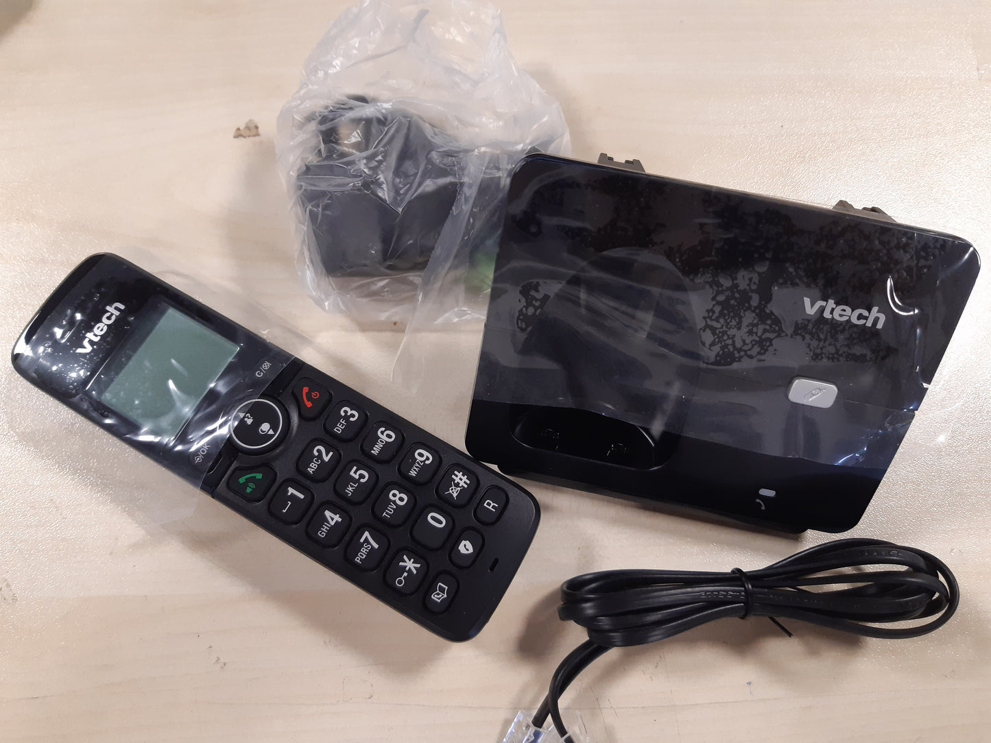 222414 - VTECH - Telefon DECT pa tel CS2000 me altoparlant, identifikim thirrësi, ekran LCD 1.8", taste të mëdha, modalitet ECO, i zi