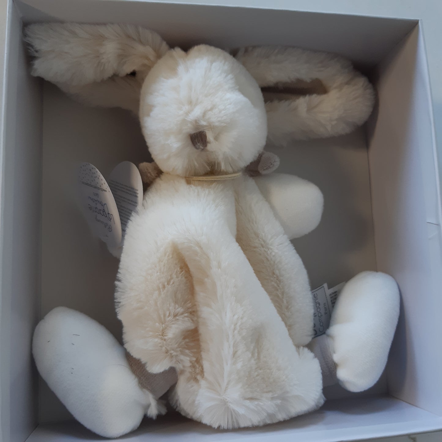 214283 - DOUDOU ET COMPAGNIE BonBon Rabbit DC2123 - Lodër prej pelushi, Grigio