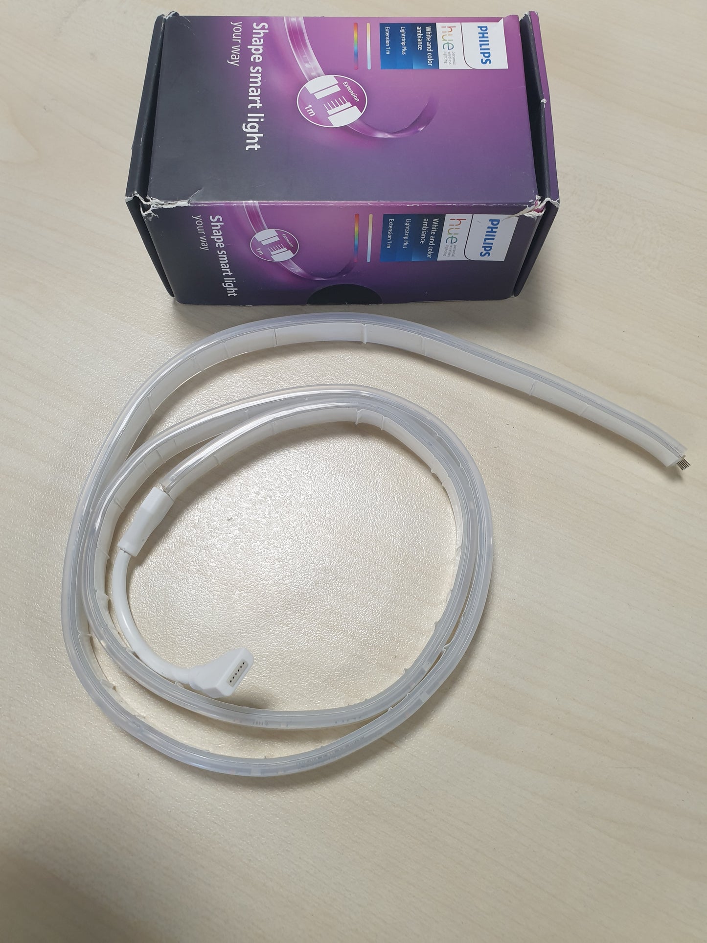 219093 - PHILIPS Hue White & Color Ambiance Lightstrip Plus Extension, 1 m, shirit LED i errësueshëm, 16 milionë ngjyra, kontroll inteligjent