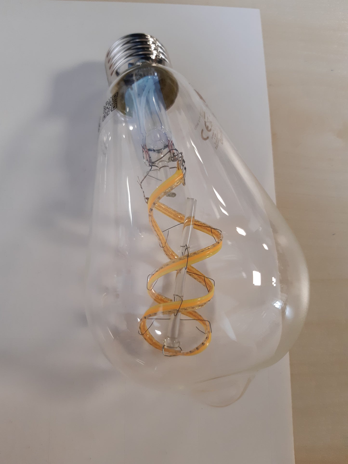 251959 - OSRAM SMART+ LLAMBË LED EDISON 40 FILAMENT E27, RGBW, e pajtueshme me Matter, lidhje WiFi, kontroll me aplikacion dhe zë, 4.8W, shumëngjyrëshe, e errësueshme
