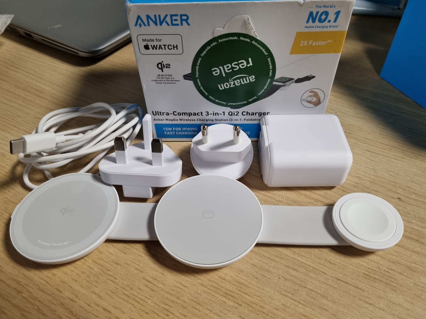 267709 - ANKER Stacion karikimi pa tel MagGo 3-në-1, karikues 15W i çertifikuar Qi2, i pajtueshëm me MagSafe, jastëk karikimi udhëtimi për iPhone 17/16, AirPods, Apple Watch, pa bankë energjie
