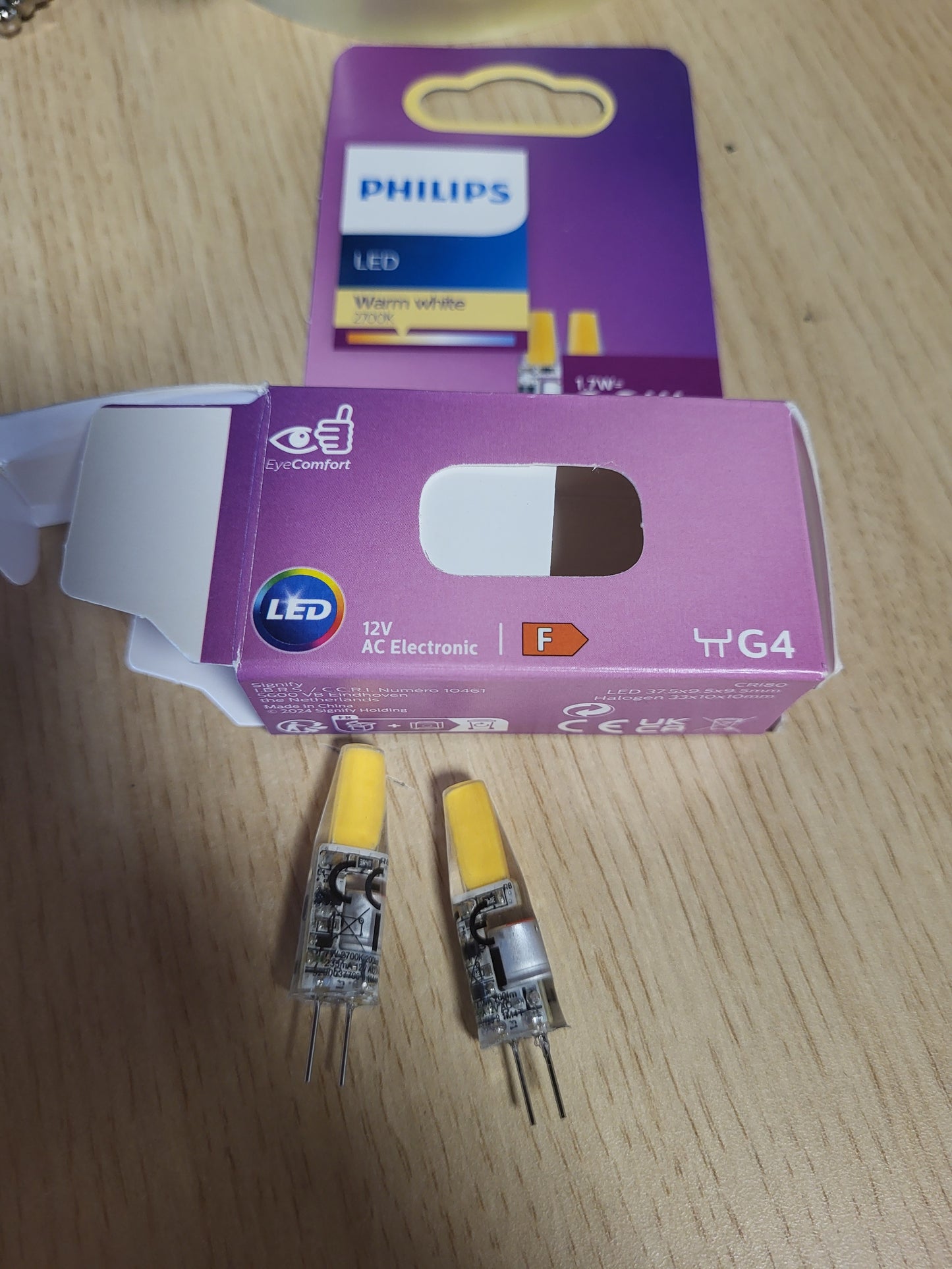 141884 - Philips LED Capsule G4 20W (2 copë) – Llamba LED kapsulë me dritë të ngrohtë 2700K, 200 lumen dhe jetëgjatësi deri në 15.000 orë.
