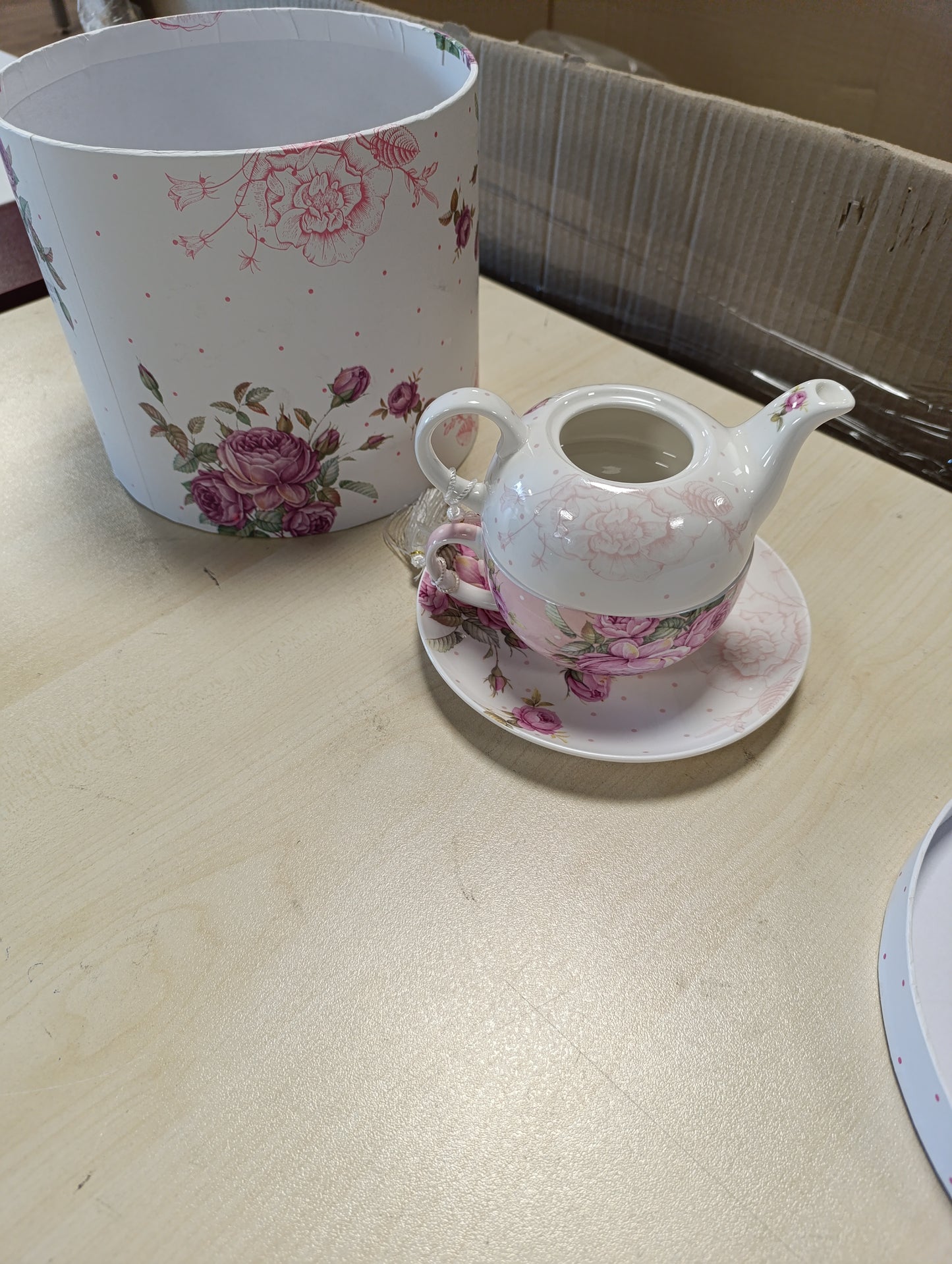 214298 - LONDON BOUTIQUE Çajnik, filxhan dhe pjatëz prej porcelani për 1 person - 350 ml (rozë)