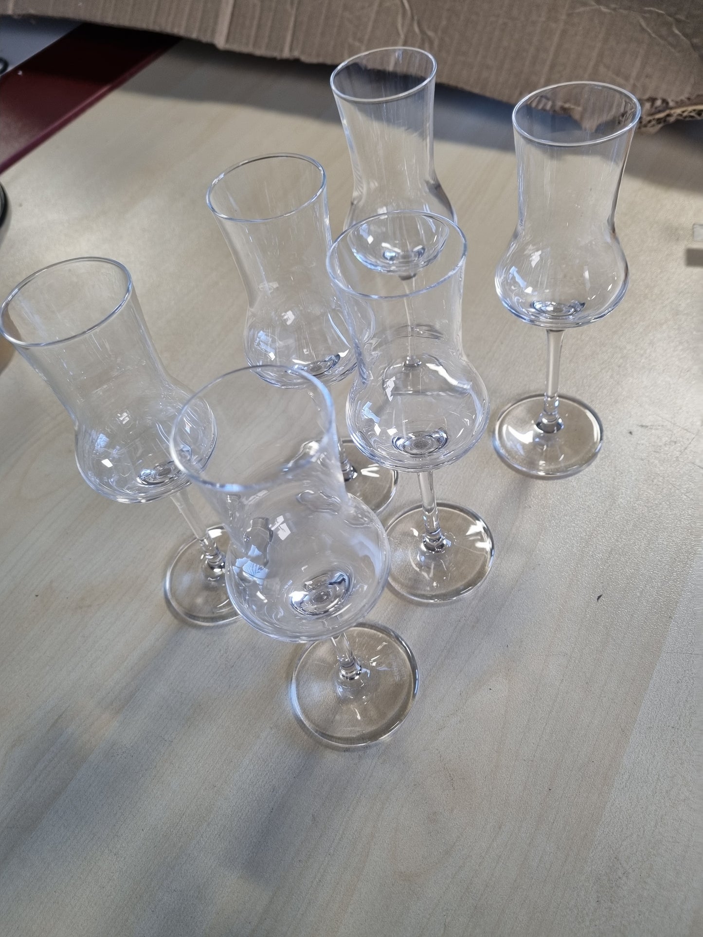 217870 - STÖLZLE LAUSITZ Gota Grappa Set me 6 gota Grappa 90 ml, pa këmbë, për liker, të përshtatshme për lavastovilje, pamje qelqi të fryrë
