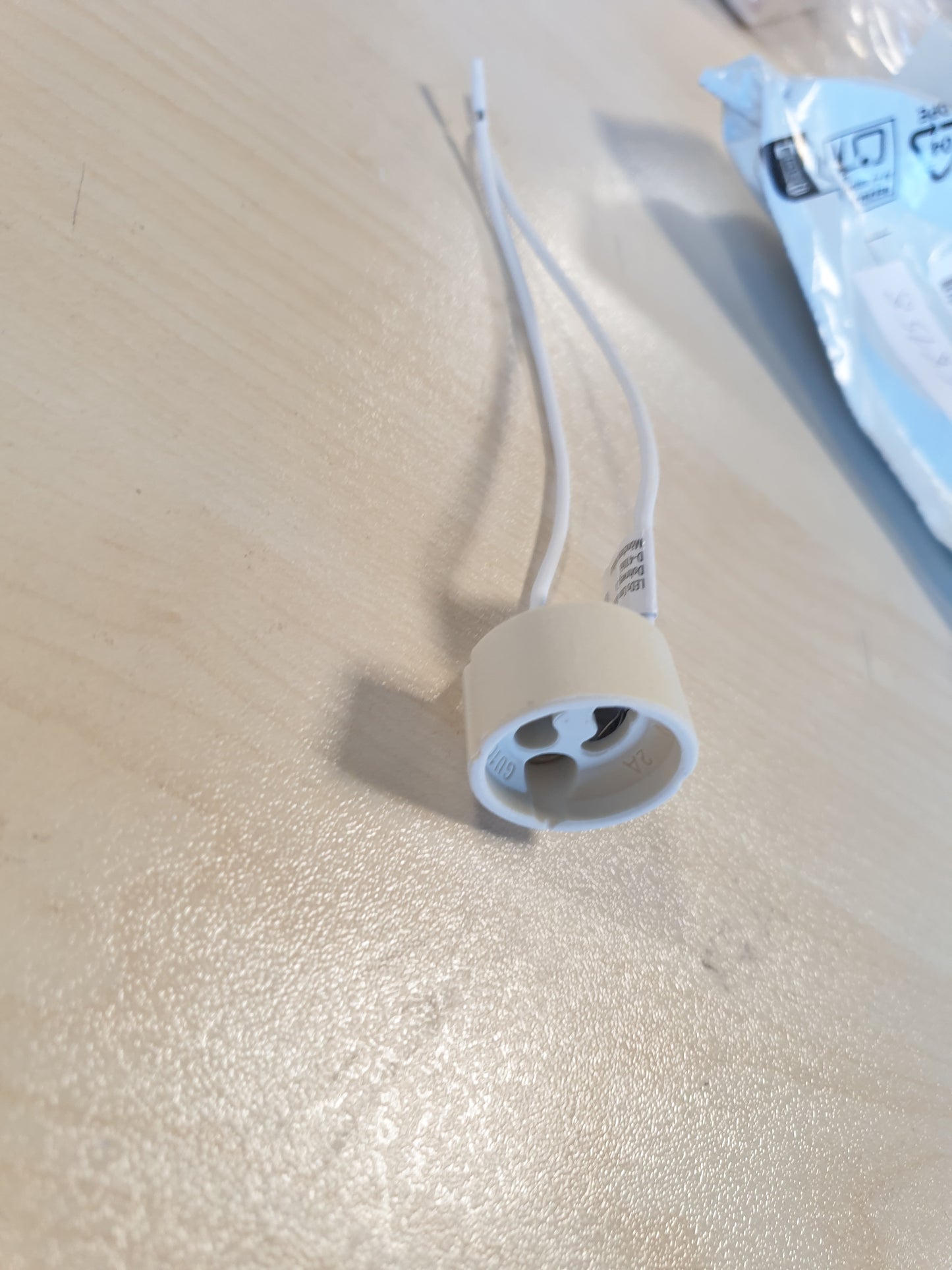 258158 - GU10 Prizë qeramike, 230V maks. 25W