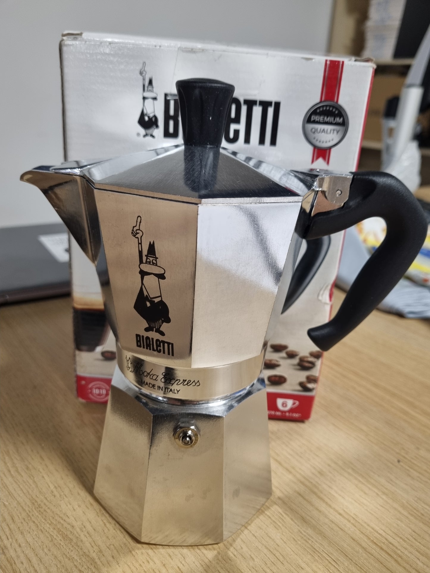 217521 - BIALETTI Moka Express Iconic Makinë Espressoje, Alumini, 270 ml, Argjendtë/E Zezë