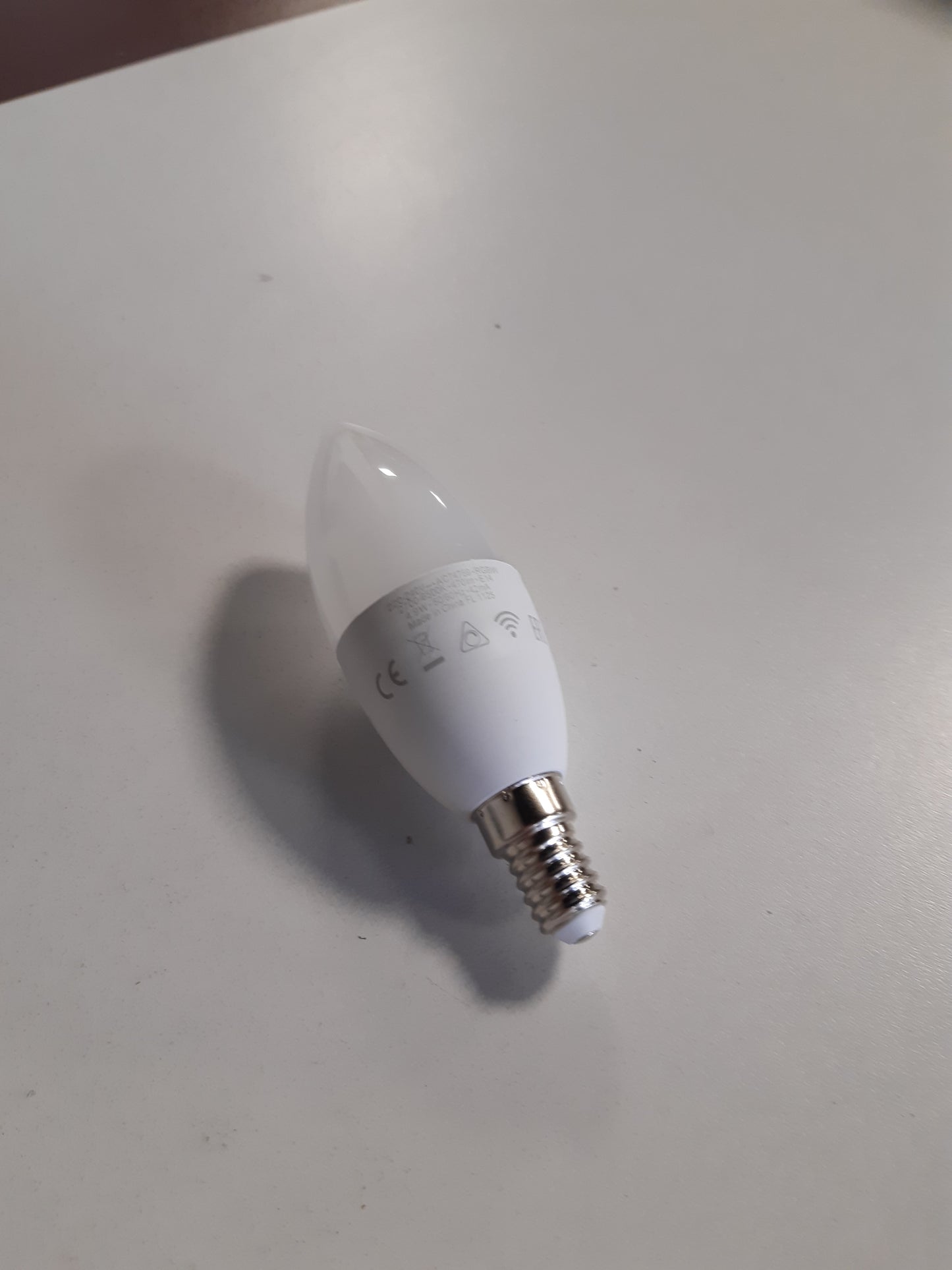 248079 - OSRAM SMART+ MATTER Llambë LED klasike Shumëngjyrëshe në formë B, 4.9 W, 470 lm, 2700-6500 K, e pajtueshme me altoparlantë inteligjentë, e errësueshme, mat