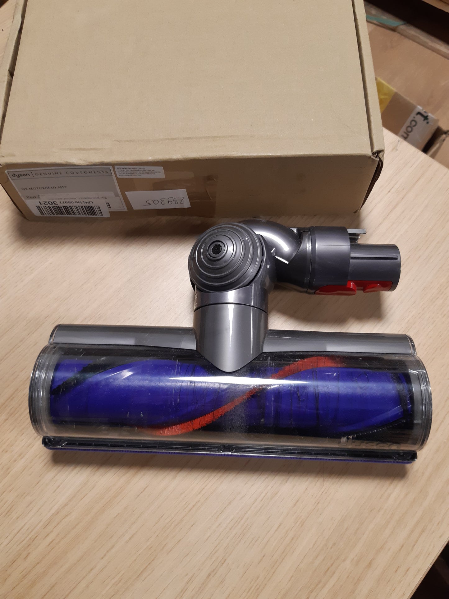 239305 - DYSON Kokë pastrimi për motorin 968266-02 V7, me lirim të shpejtë