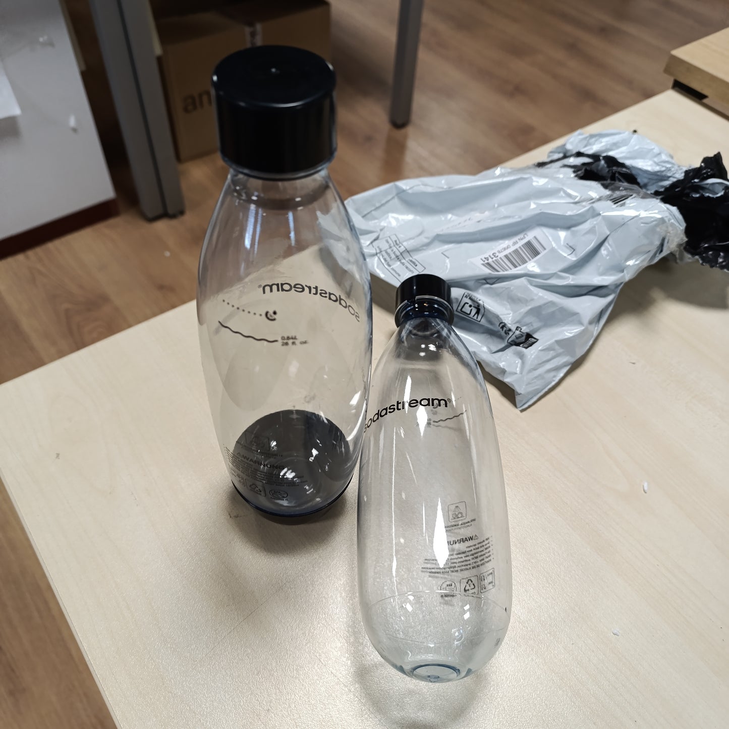 179778 - SODASTREAM Shishe Plastike FUSE, 0.8L, pa BPA, e Zezë, i Përshtatshëm për Lavastovilje, i Pajtueshëm me DUO, E-DUO, Terra dhe të Tjerë, Pako me 2 Copë