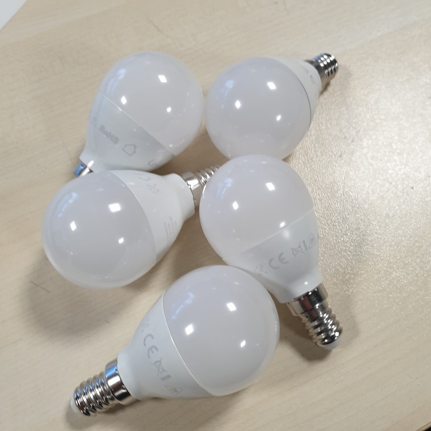 253254 - LINKIND Llambë LED E14 P45 7.2W, ekuivalente me 60 vat, 2700K e Bardhë e Ngrohtë, P45/G45, 806lm, AC 220-240V, Pako me 6 copë