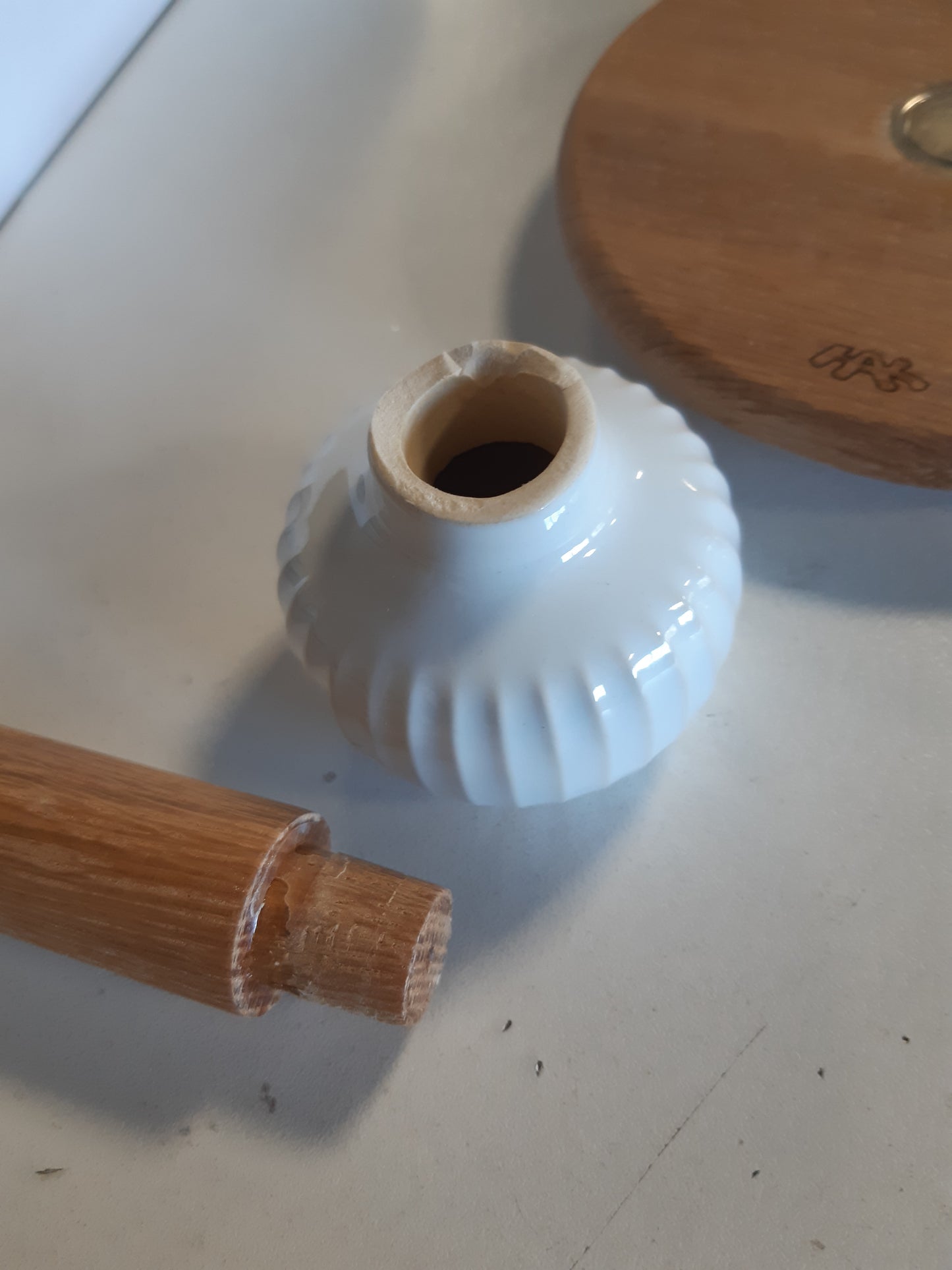 226136 - KÄHLER Mbajtëse roleje kuzhine H31 cm Hammershøi, dizajn i dobishëm danez, i bardhë