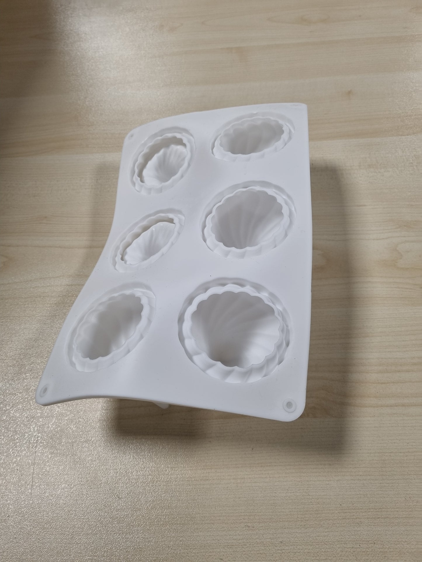 242433 - TUKEVA Forma silikoni me 6 vrima për pjekje me mus ëmbëlsire, forma për pjekje me mus 3D, forma silikoni 3D, forma silikoni me qepë për përgatitjen e çokollatës, ëmbëlsirave, peltesë, pudingut, musit, peltesë (e bardhë)