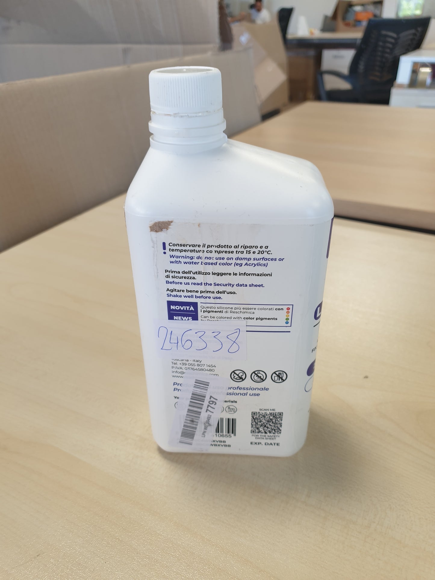 246338 - LATEX PRO - Gomë natyrale e paravulkanizuar, për krijuesit e maskave, për prodhimin e kallëpeve dhe gipsit (1 lt)