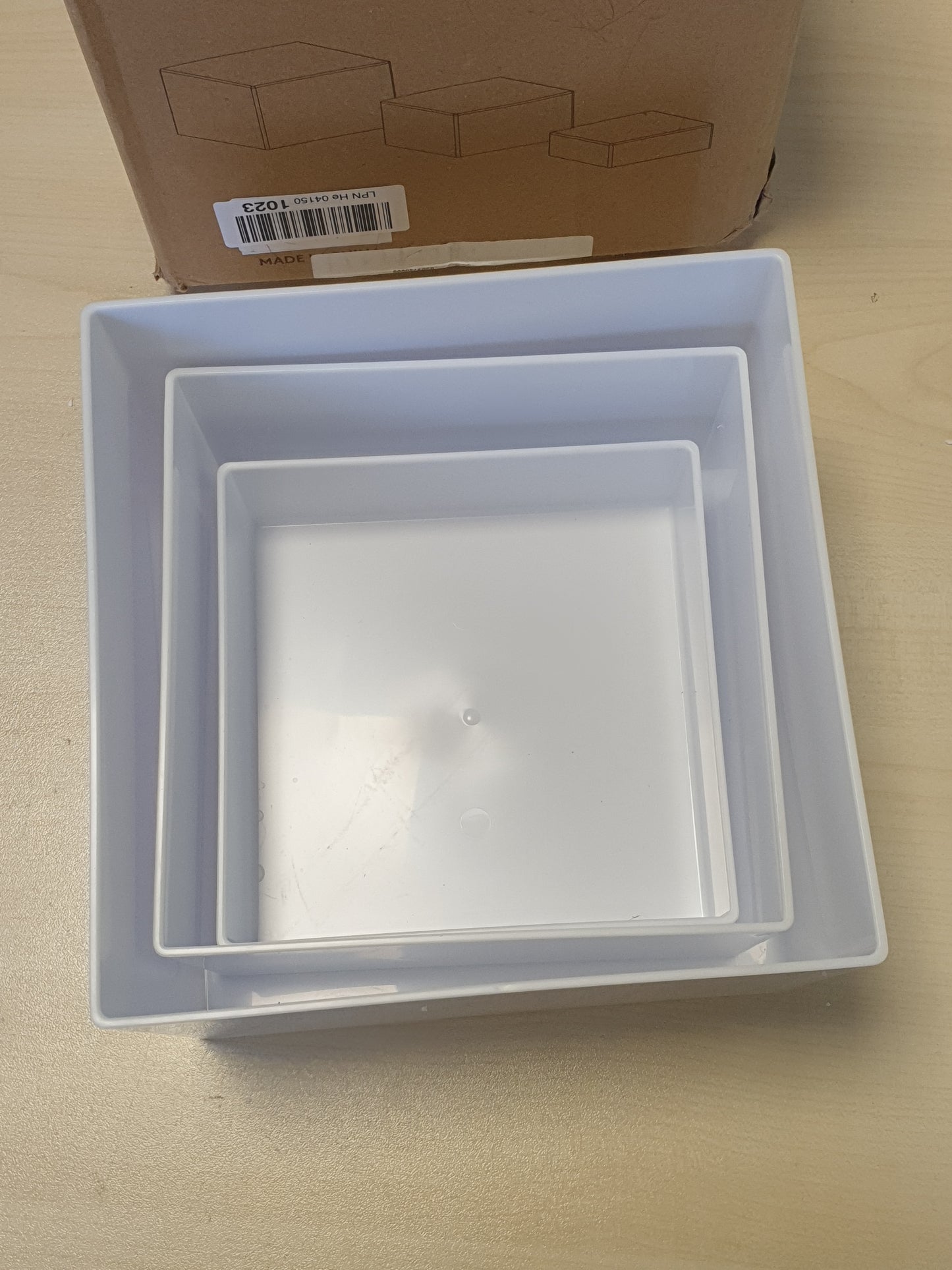 215399 - LIFEWIT Stendë ekspozimi për bufe me aperitivë, set prej 3 (20/18/15 cm) prej plastike për torta, ëmbëlsira, koleksione, bizhuteri.