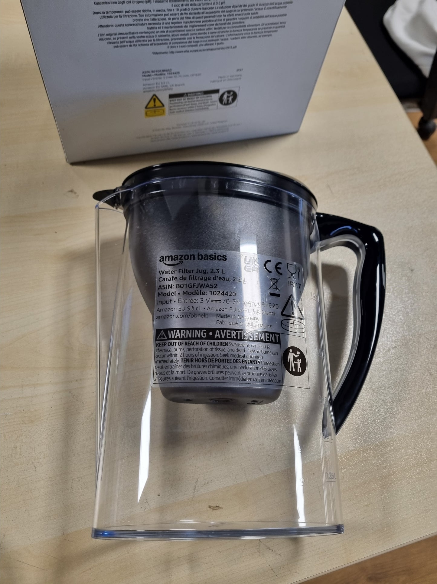 205566 - AMAZON BASICS Filtër për Ujë me Kapacitet 2.3L - Ngjyra e Zi