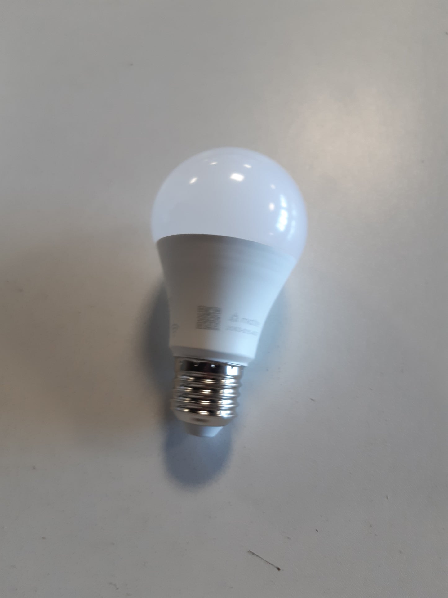 253584 - LEDVANCE LLAMBË SMART+ MATTER, 9.5W, 1055lm, E27, ngjyrë e bardhë e ngrirë, jetëgjatësi deri në 20,000 orë, pako e vetme, e pajtueshme me Google, Alexa, Apple, kontroll aplikacioni ose zanor