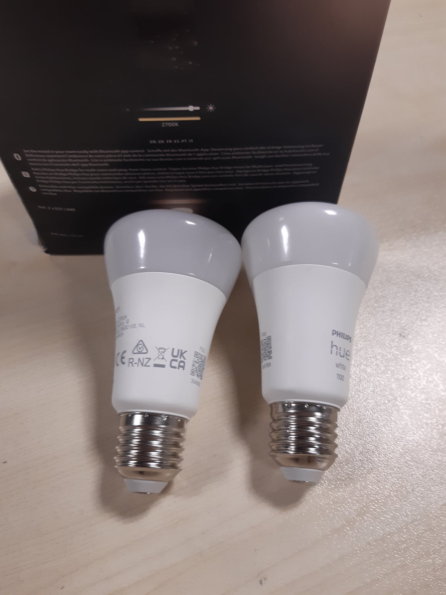 251538 - PHILIPS HUE Pllaka dyshe e bardhë E27, 2x1055lm, dritë e bardhë e ngrohtë, e kontrollueshme nëpërmjet aplikacionit, e pajtueshme me Amazon Alexa