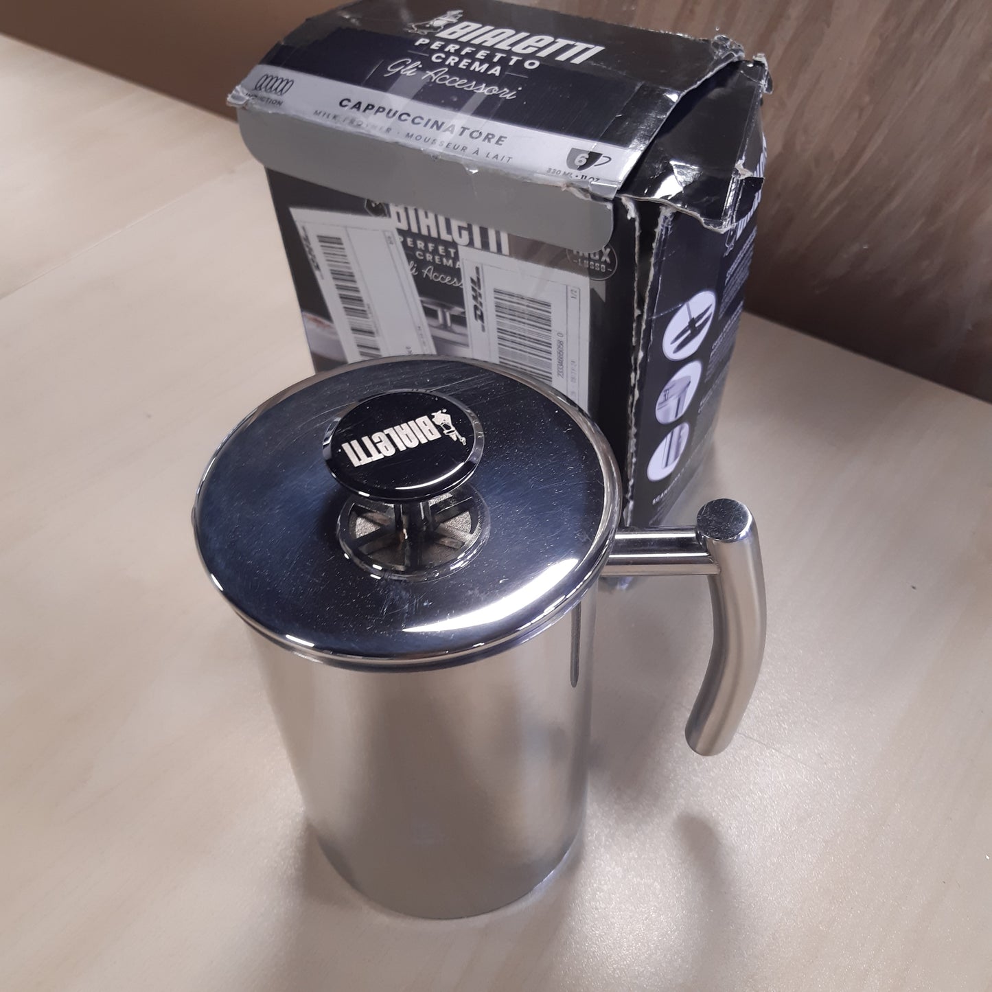 204596 - BIALETTI Cappuccinatore, kapaciteti 330ml, materiali çelik inox, i përshtatshëm për të gjitha llojet e sobave (përfshirë induksionin), i lavueshëm në lavastovilje
