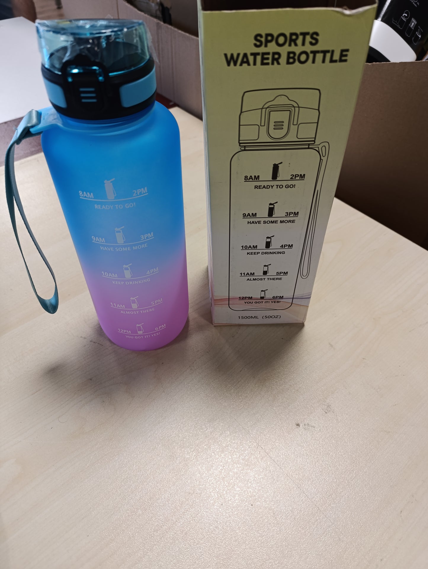 214475 - MUJIGAGA Shishe Uji Sportive 1.5L, me Filtër, e Graduar, me Shënues Kohe, e Lehtë për t’u Pastruar