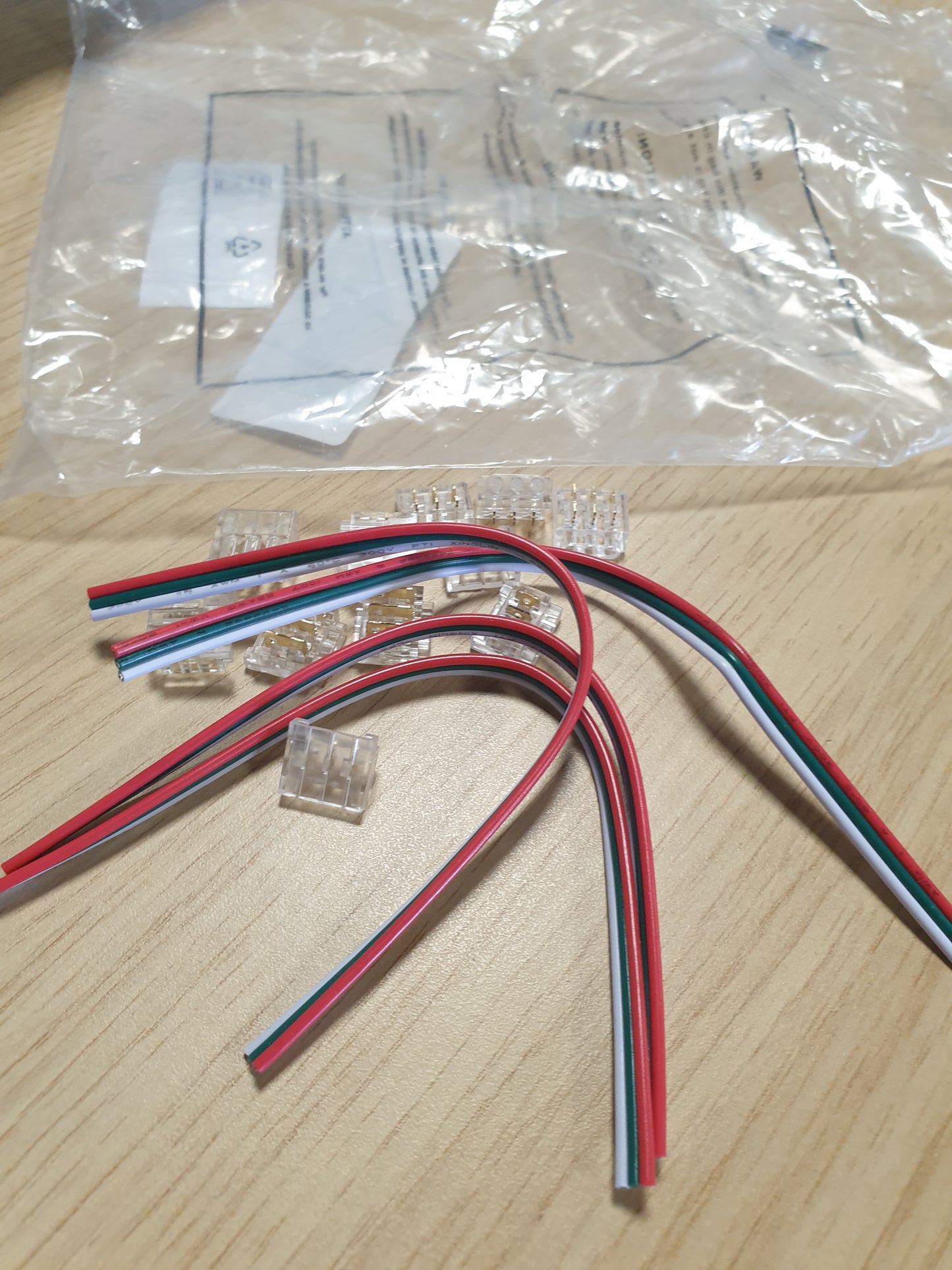 258251 - BTF-LIGHTING Kit Konektori SMD 3-pin 10 mm, 12 copë Konektori Transparent, 4 copë Kabllo Zgjatimi 22AWG me gjatësi 15 cm, Pllakë Kabllosh/Pllakë Saldimi pa Hapësirë dhe Lidhje LED me 3 kunja në Kënd