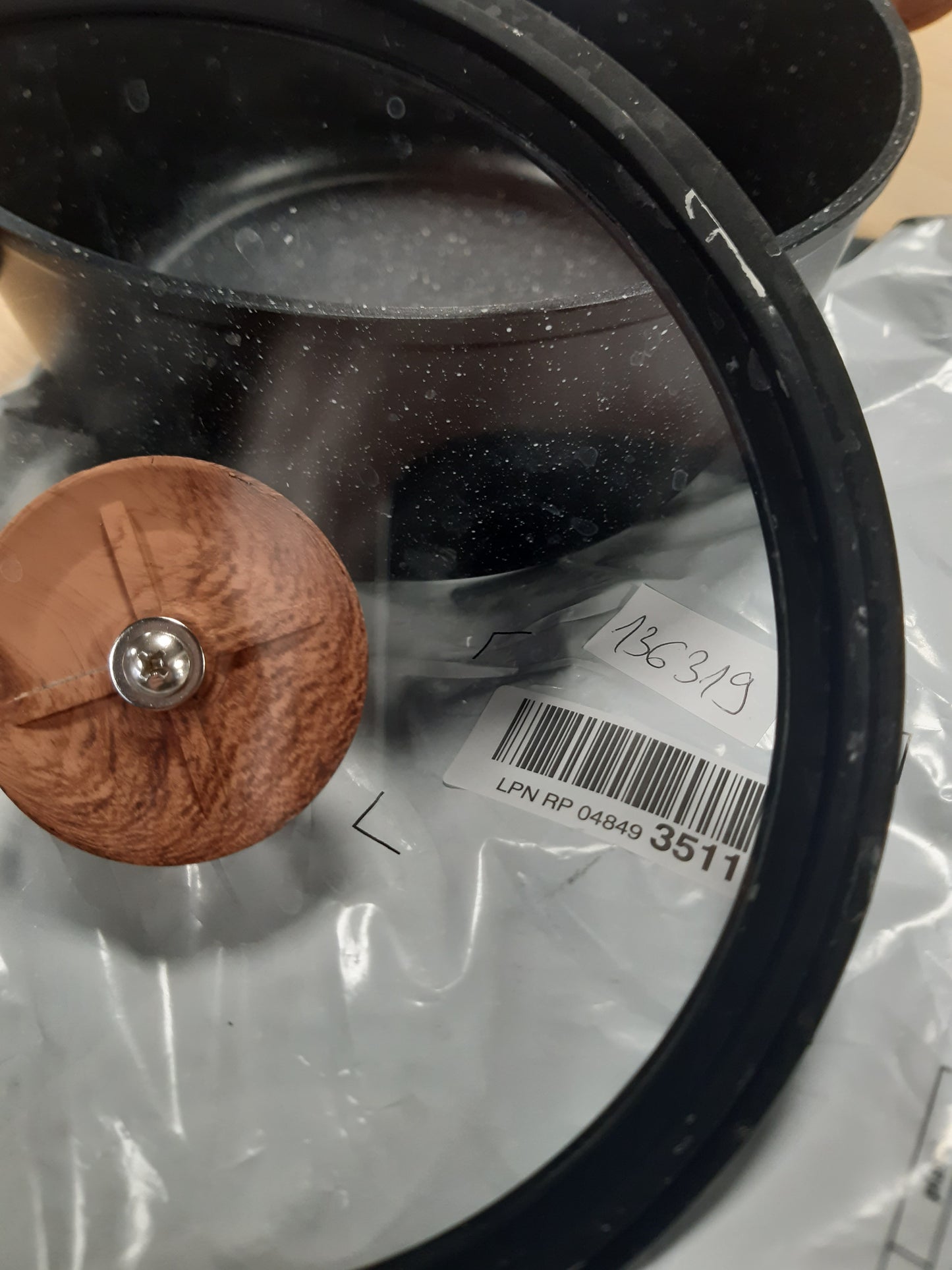 136319 - FLORINA Tenxhere Alumini Master e Zëzë, 20 cm, 2.1 L, me Shtresë Jo-ngjites, për Sobat me Induksion, Dorezë Ergonomike, Kapak Silikoni, Resistente Nxehtësisë