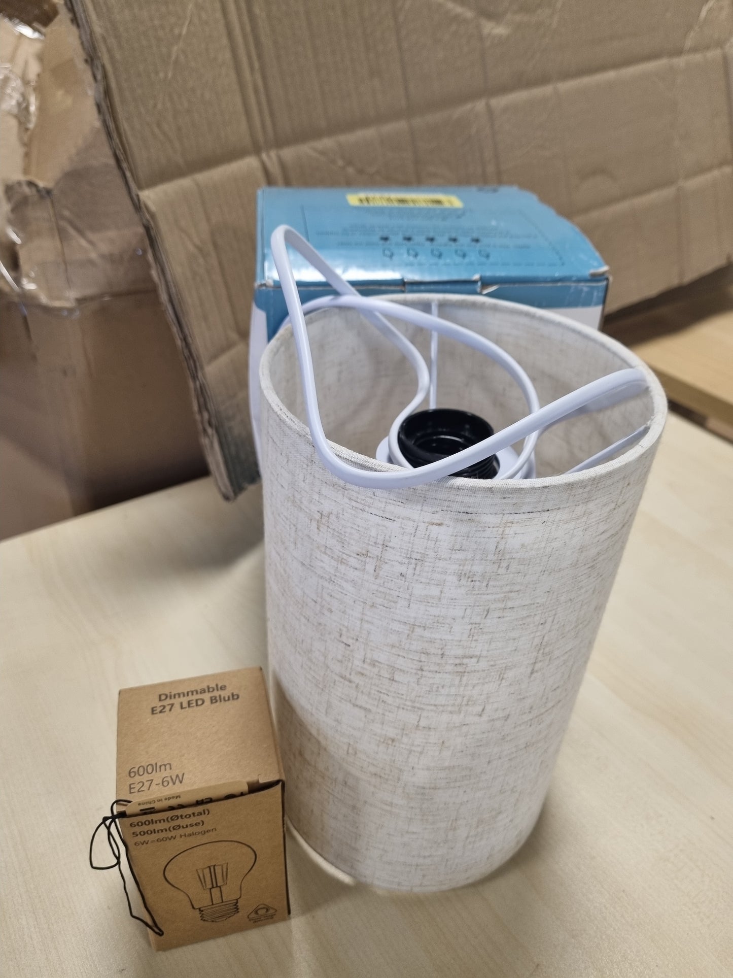 215401 - WONDLUMI Llambë nate me errësim dhe funksion karikimi USB, llambë tavoline moderne E27, përfshirë llambë LED të bardhë të ngrohtë 6W.