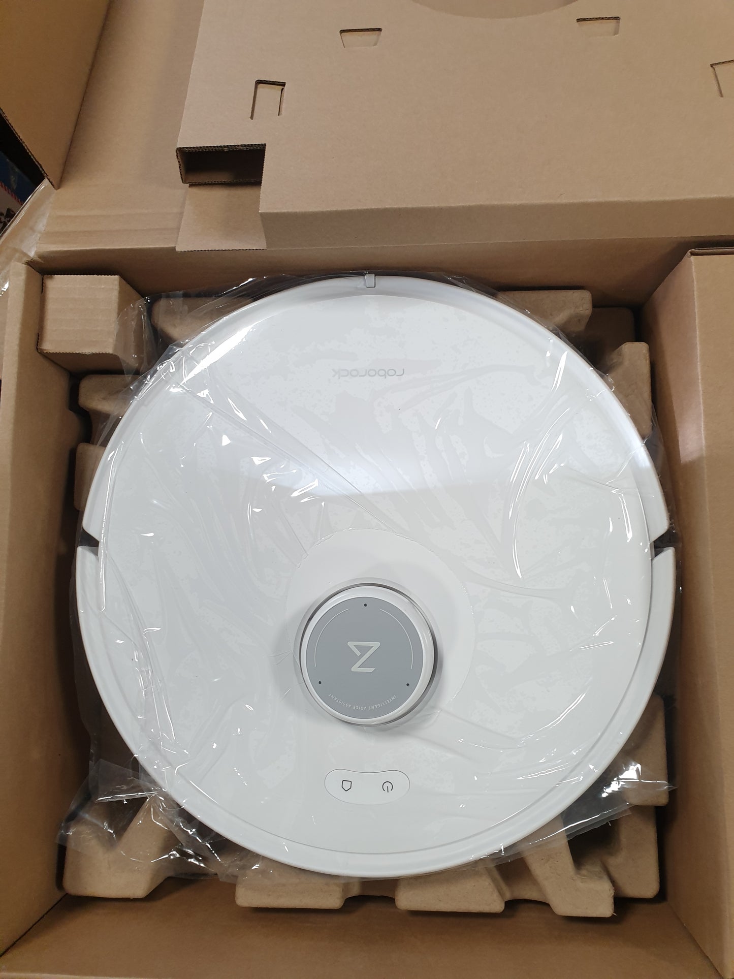 100377 - ROBOROCK Qrevo Curv - Fshesë me Korrent dhe Mop Dyshemeje me Furçë Ngritëse, Anti-ngatërresë Dyfish, Kornizë AdaptiLift, Fuqi Pastrimi 18,500 Pa, Larje Mopi me 75℃, Zbulimi i Papastërtisë, Asistent Zanor