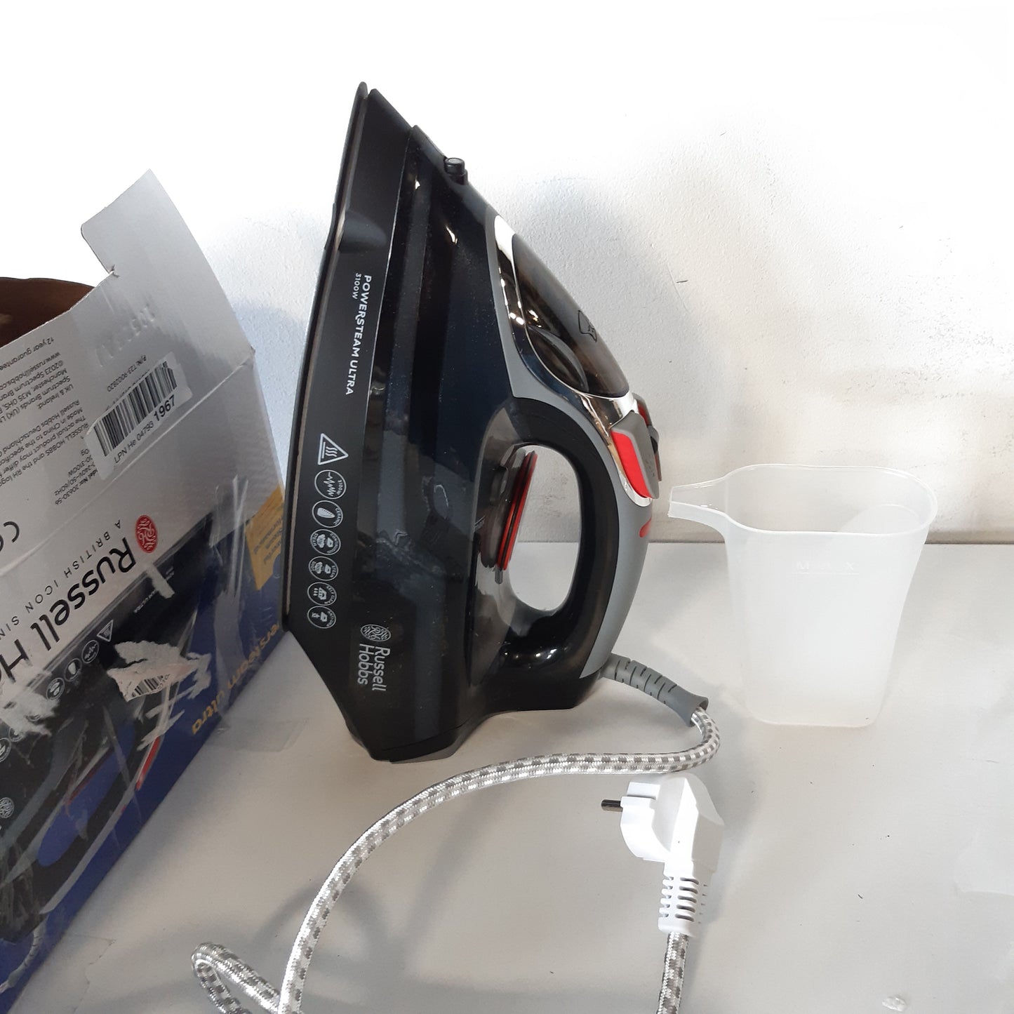 221614 - RUSSELL HOBBS Hekur me Avull 3100W, Fuqi Ekstra e Avullit 210g, Rezervuar Uji 350ml, Pllakë Qeramike, Funksion Vetëpastrimi dhe Spërkatjeje Uji, Anti-Gëlqere dhe Ndalim Pikimi, 70g/min, 20630-56