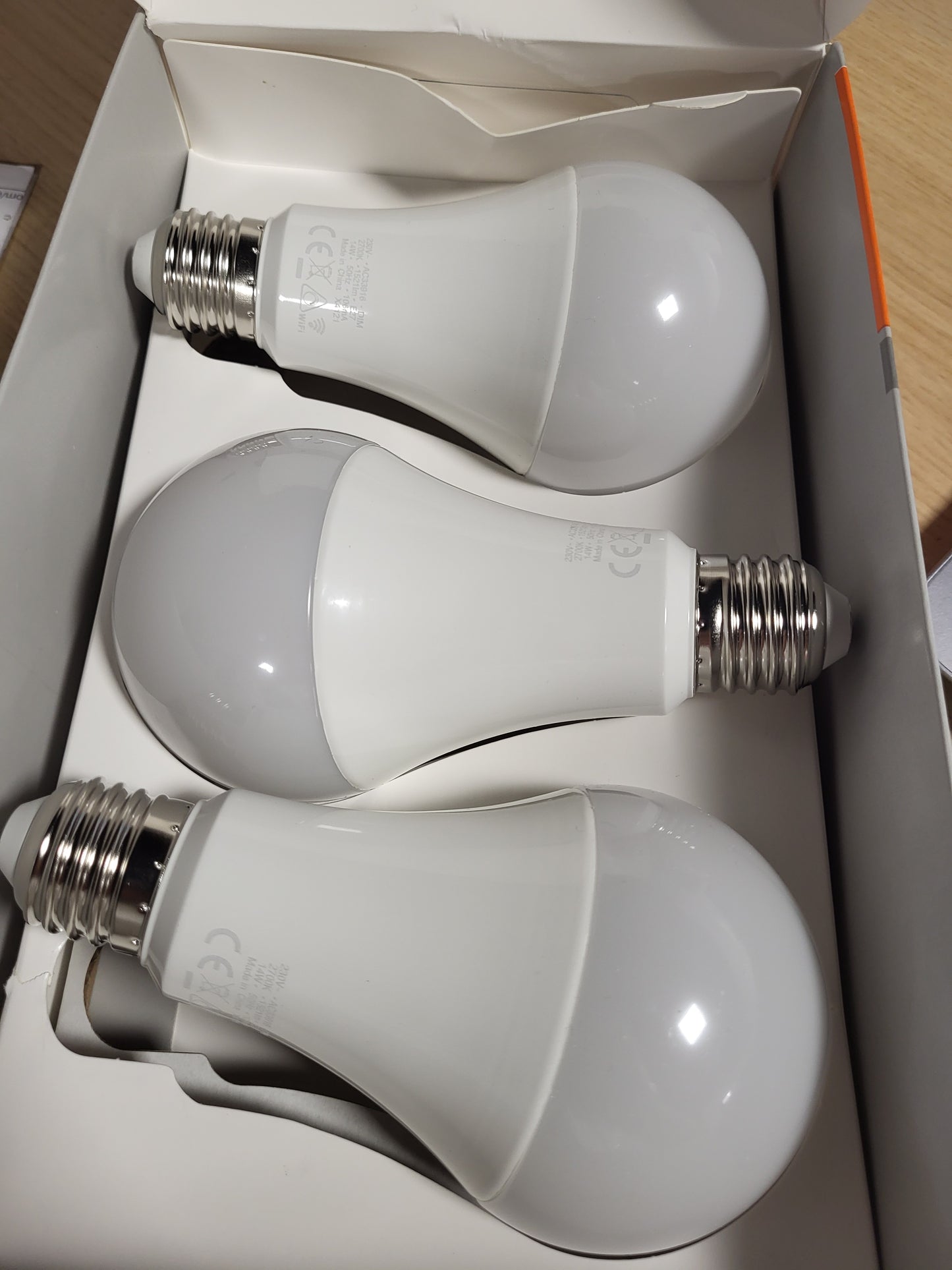 215188 - LEDVANCE Llampa LED Smart, E27, Dimmbar, 2700 K, 100W Zëvendësim, Pako me 3