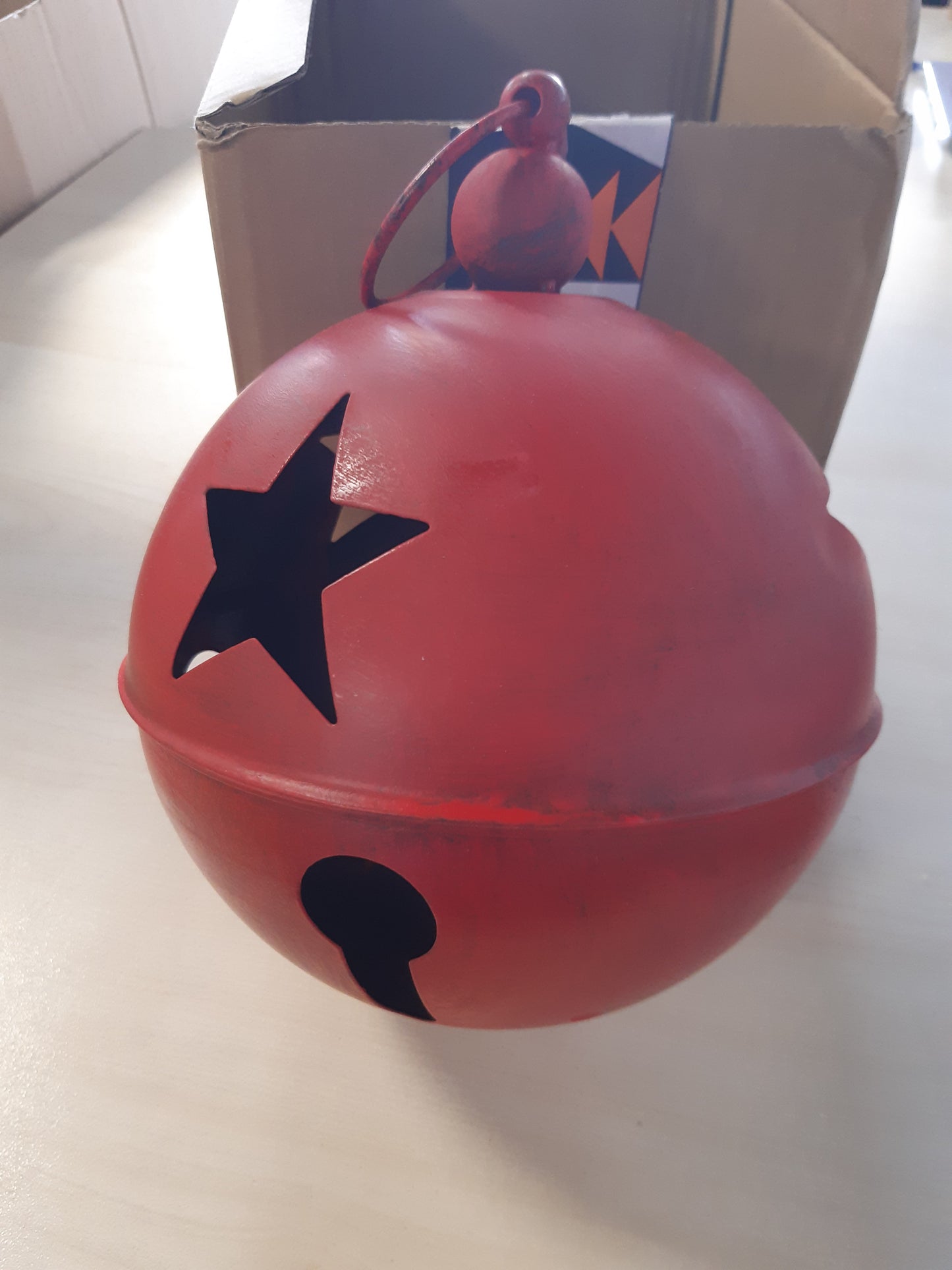 184072 - YIYA Kambana e Madhe Dekorative për Krishtlindje, Zbukurim Artizanal me Yll, Madhësia 23.9 x 31.0 cm, për Pemë Krishtlindjesh, Derë, Shtëpi, Kopsht (Ngjyrë e Kuqe)