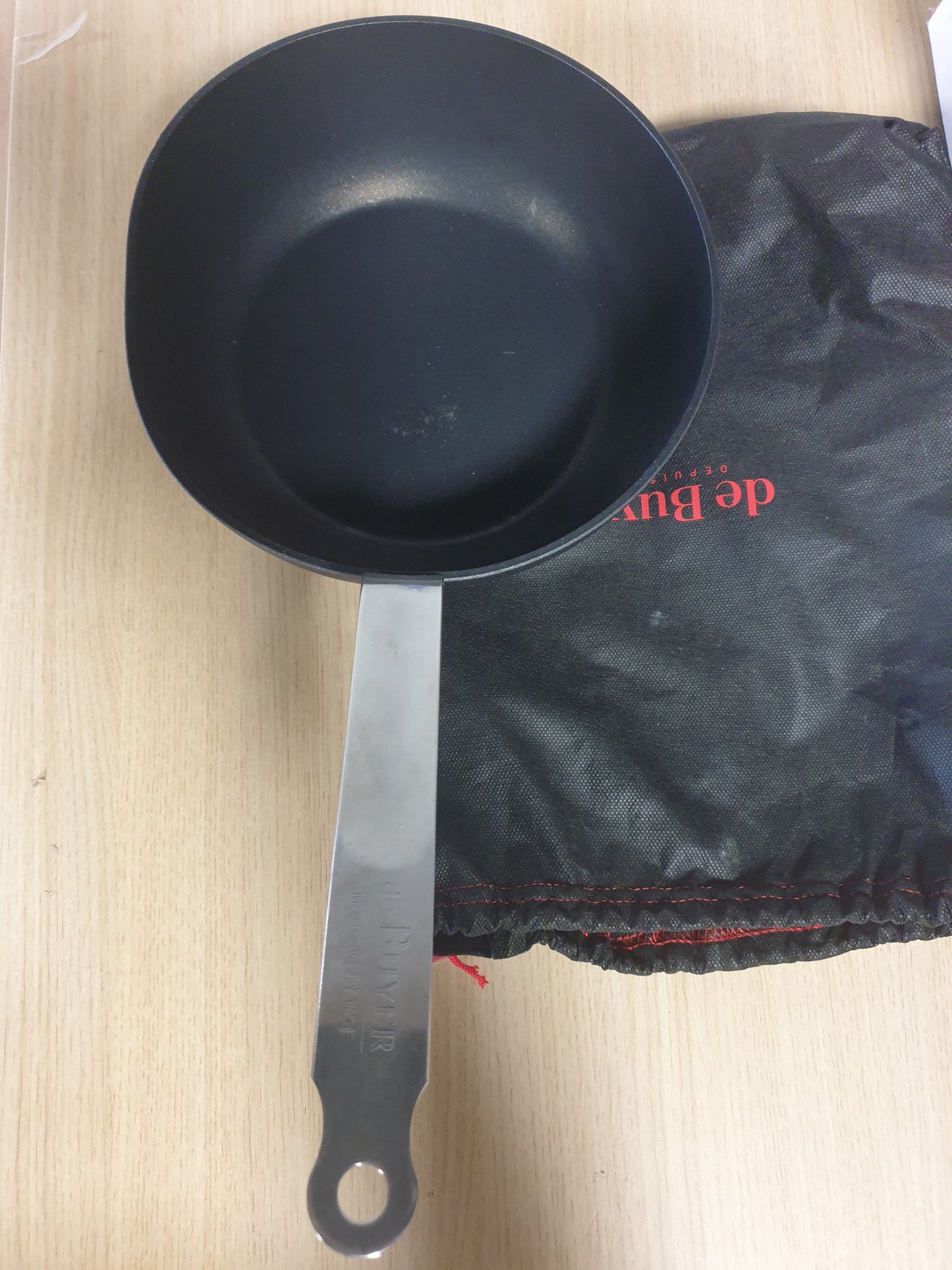 213185 - DE BUYER Tigan alumini për skuqje CHOC INTENSE, Diametri 24 cm
