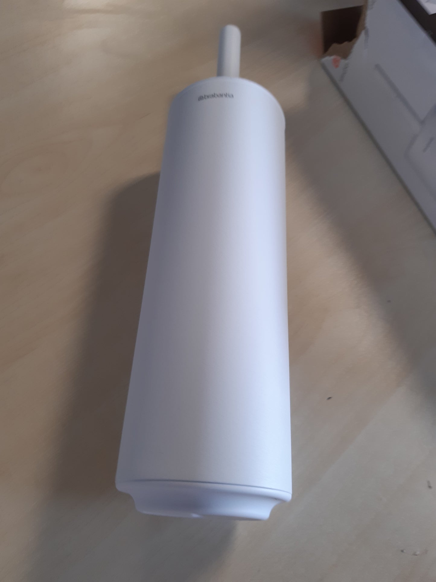 213517 - Brabantia - Furçë Tualeti dhe Mbajtëse Mindset - Furçë me Qime - Dorezë Çeliku Mbrojtëse - Rezistent ndaj Korrozionit - Aksesorë Banjoje - E Bardhë e Freskët - 42 x 11 x 9.6 cm