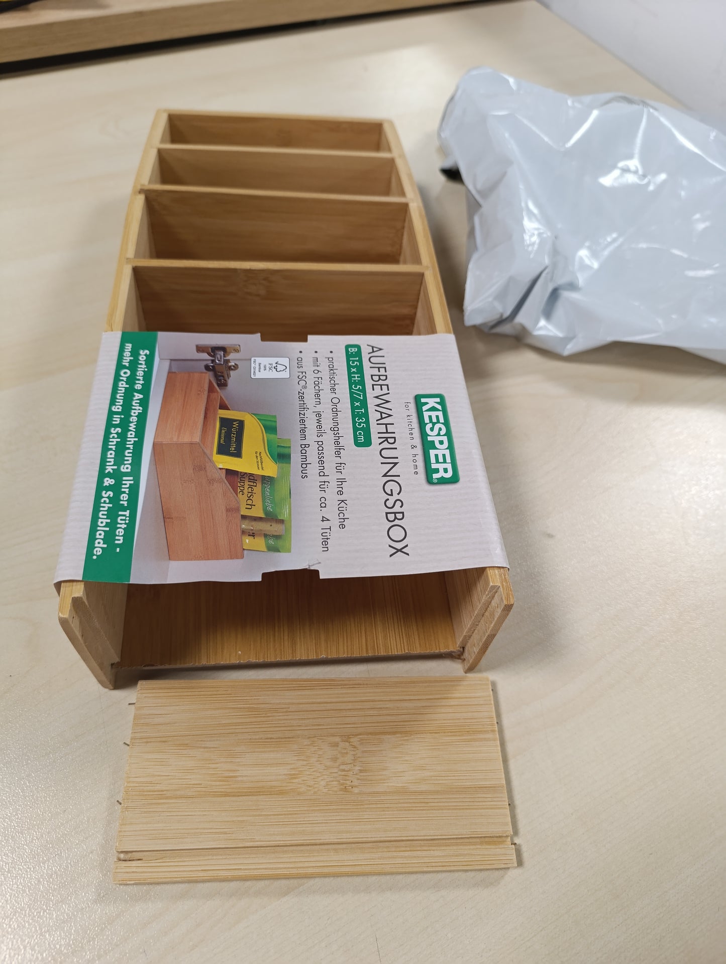258094 - KESPER | Kuti ruajtjeje 6 ndarje për supa dhe salca, Bambu i çertifikuar nga FSC®, 15 x 35 x 7 cm, Kafe | 70822