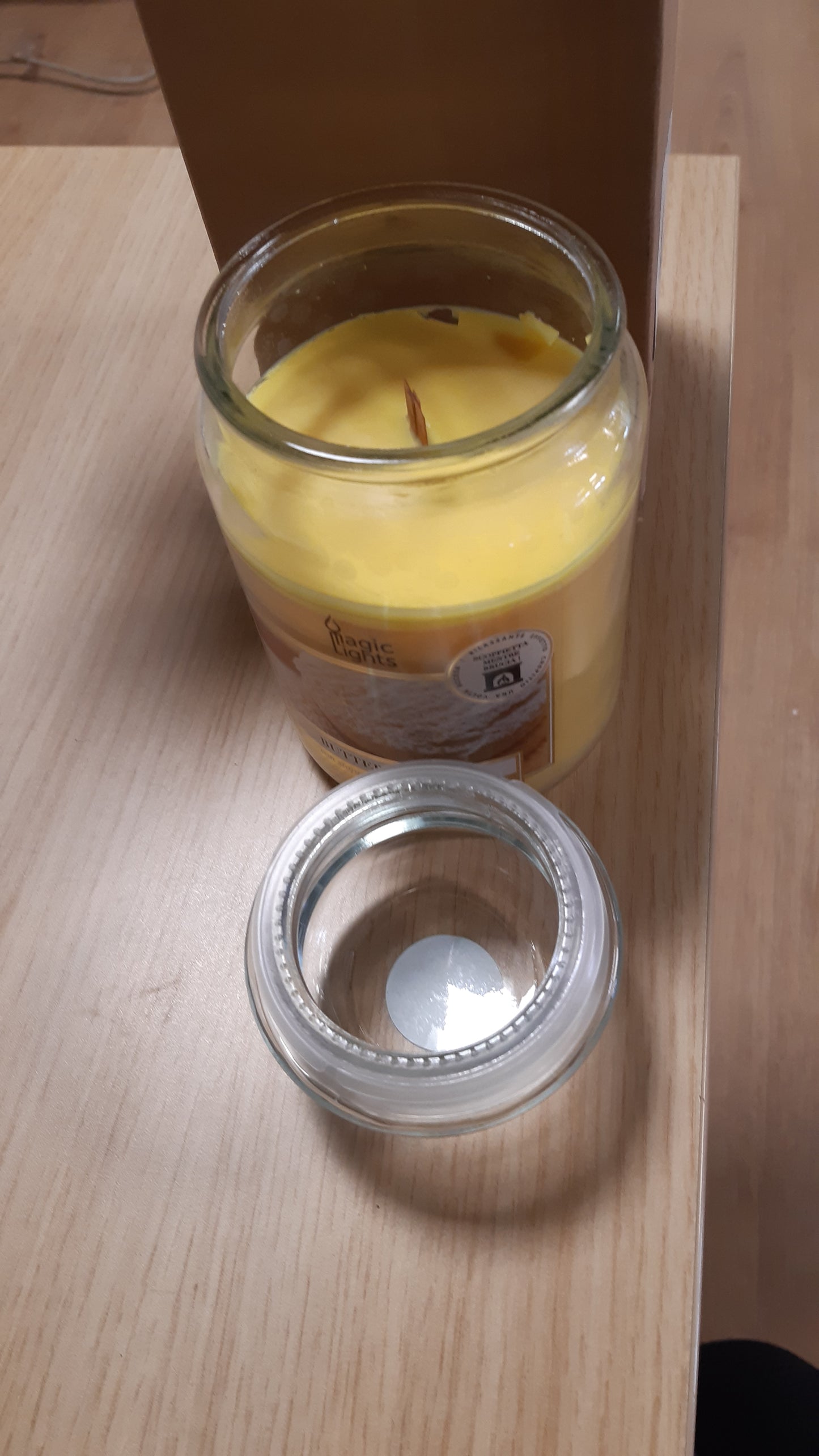 224877 - MAGIC LIGHTS QIRI PREJ DRURI ME FITIL KËRCITËS, BISKOTA ME GJALPË VANILJE, 510G, KAVANOZ I MADH, I QENDRUESHËM, AROMATIK, PRODHUAR NË ITALI